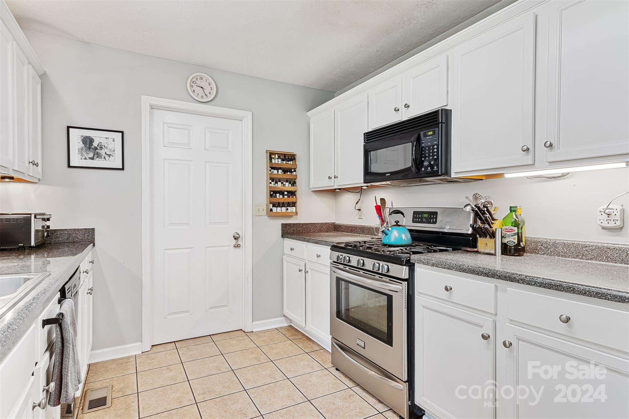5352 Winding Oak Drive