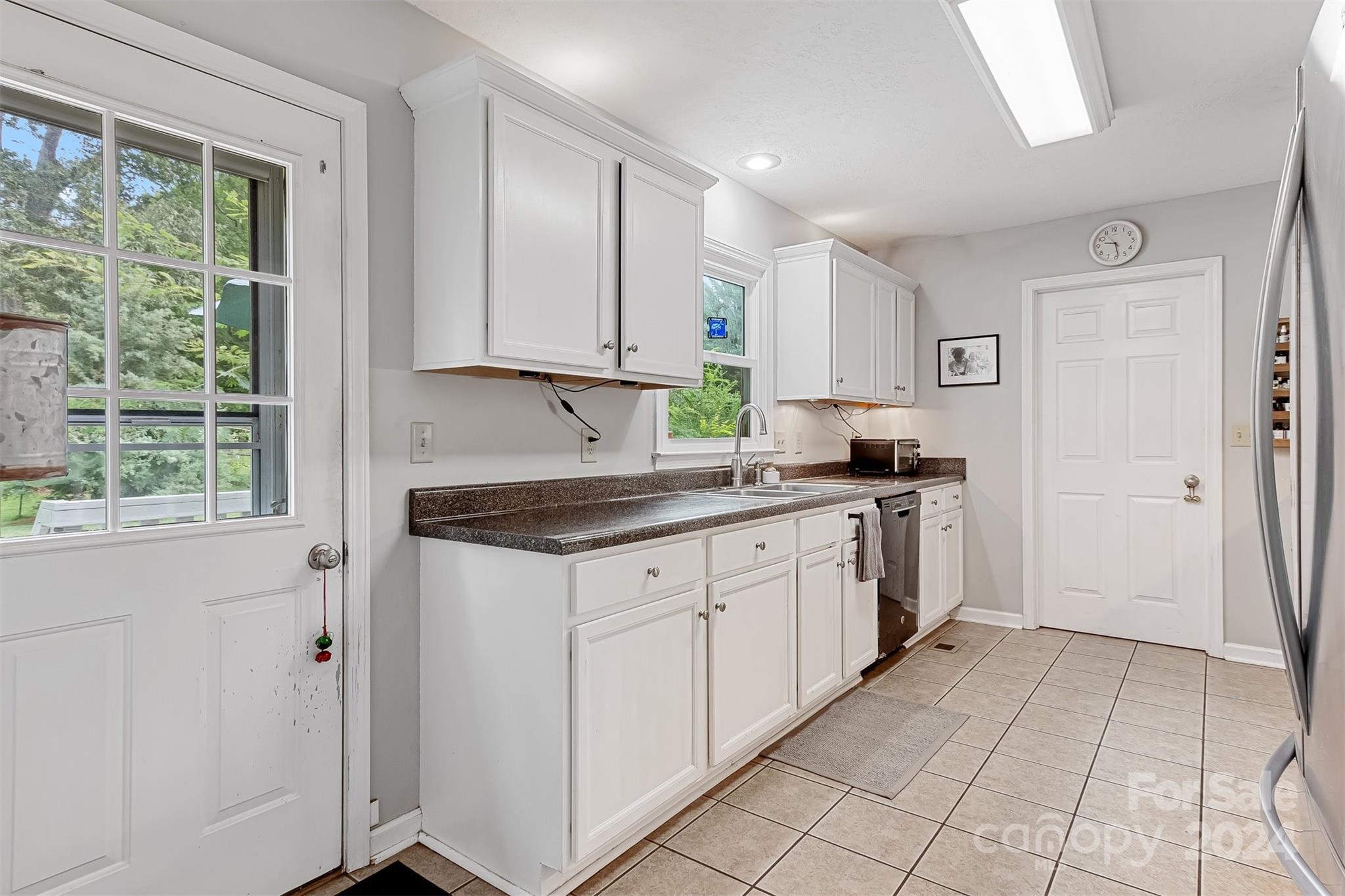 5352 Winding Oak Drive