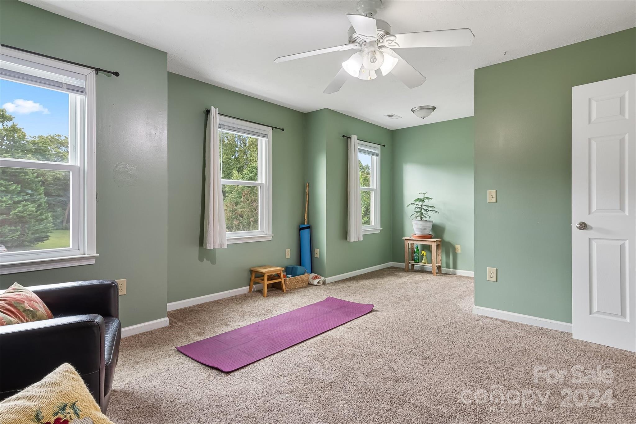5352 Winding Oak Drive