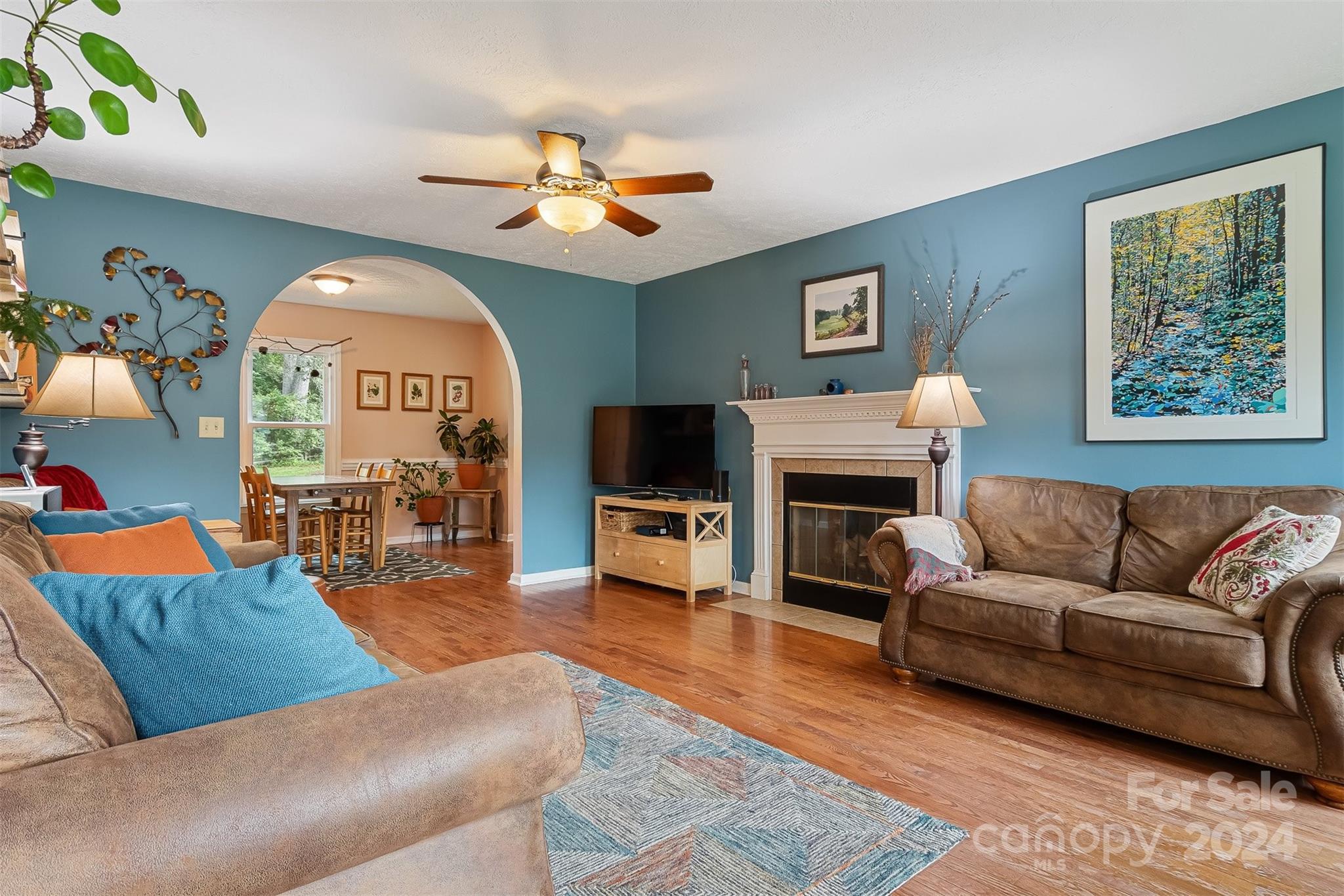 5352 Winding Oak Drive