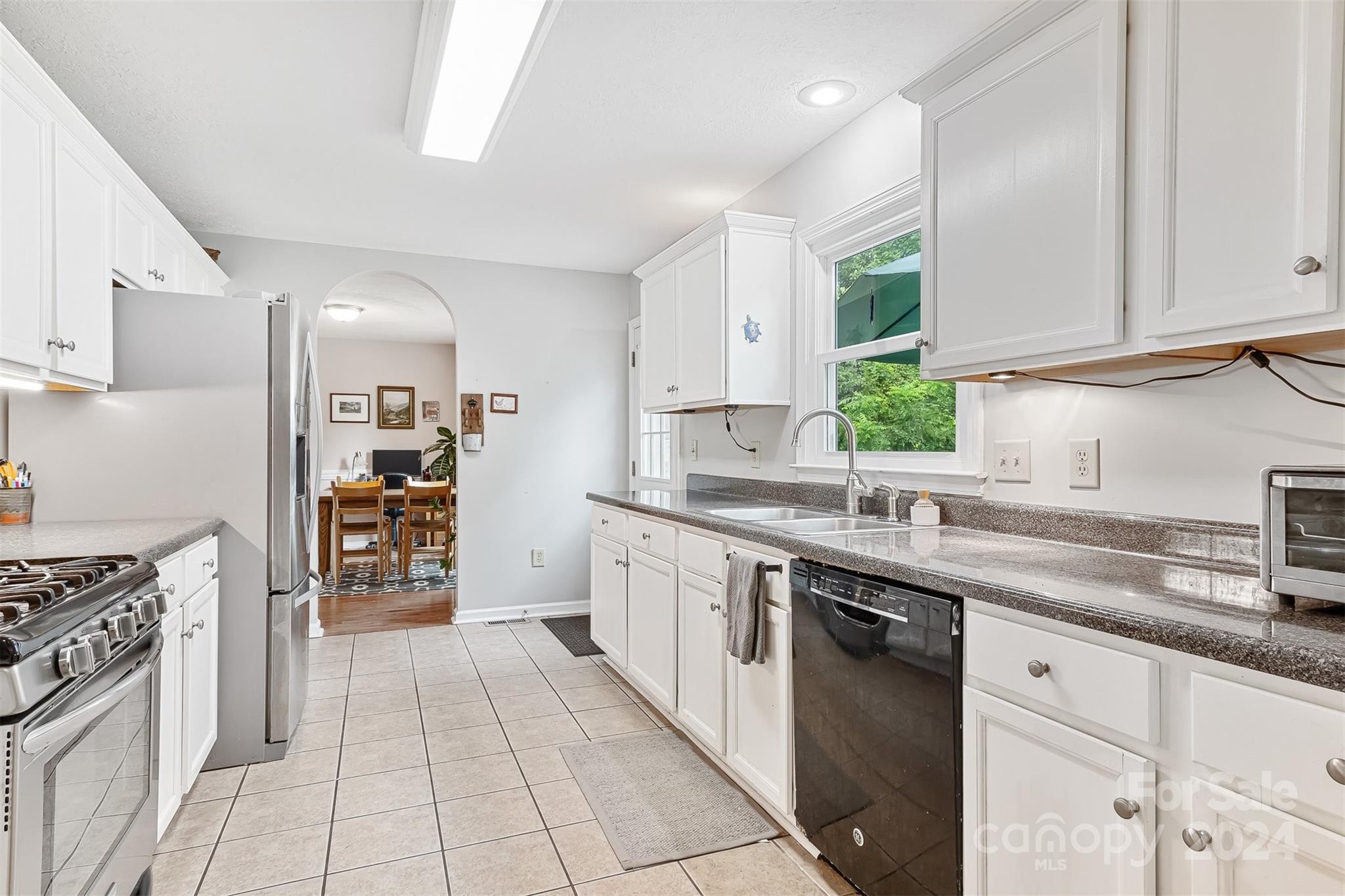 5352 Winding Oak Drive