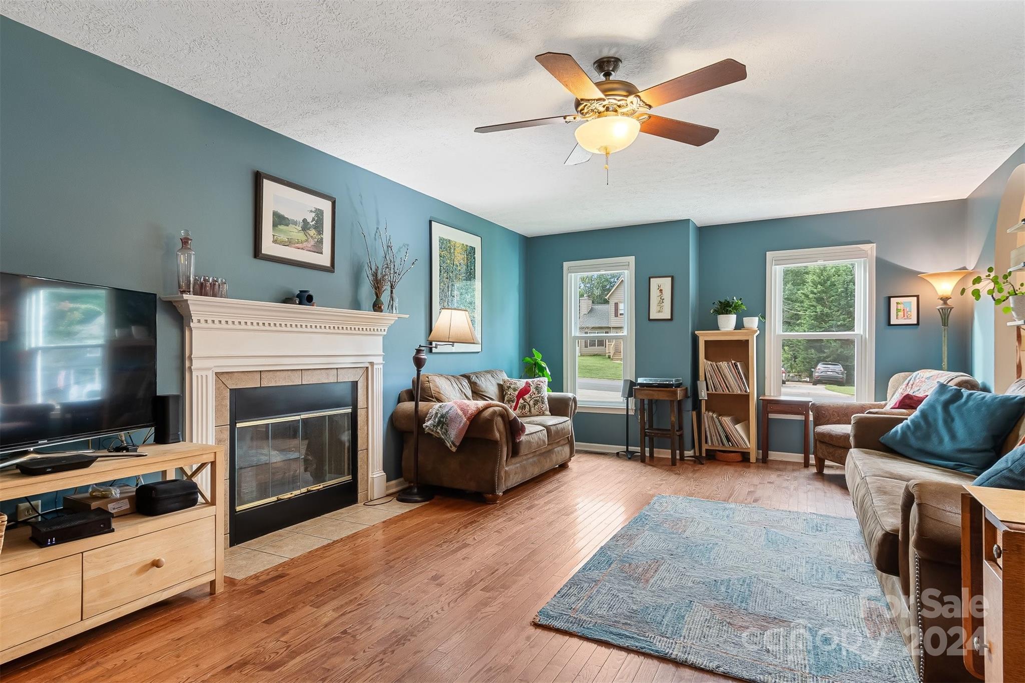 5352 Winding Oak Drive