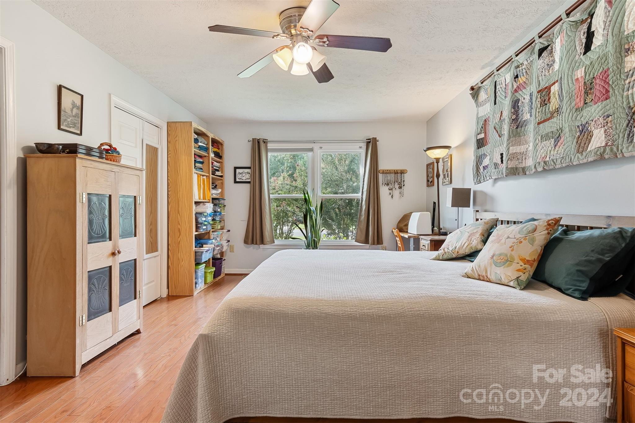 5352 Winding Oak Drive
