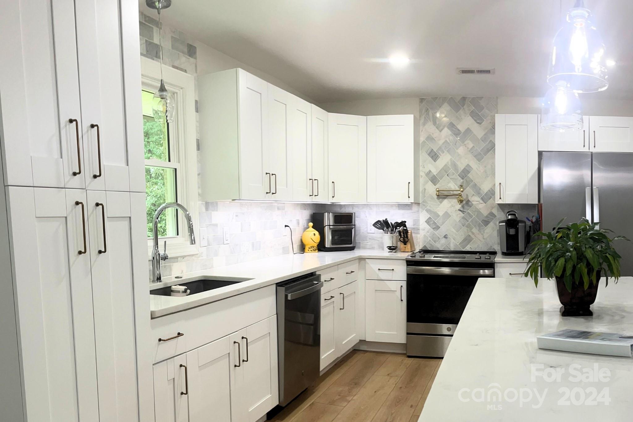 2515 10th Street Court NE