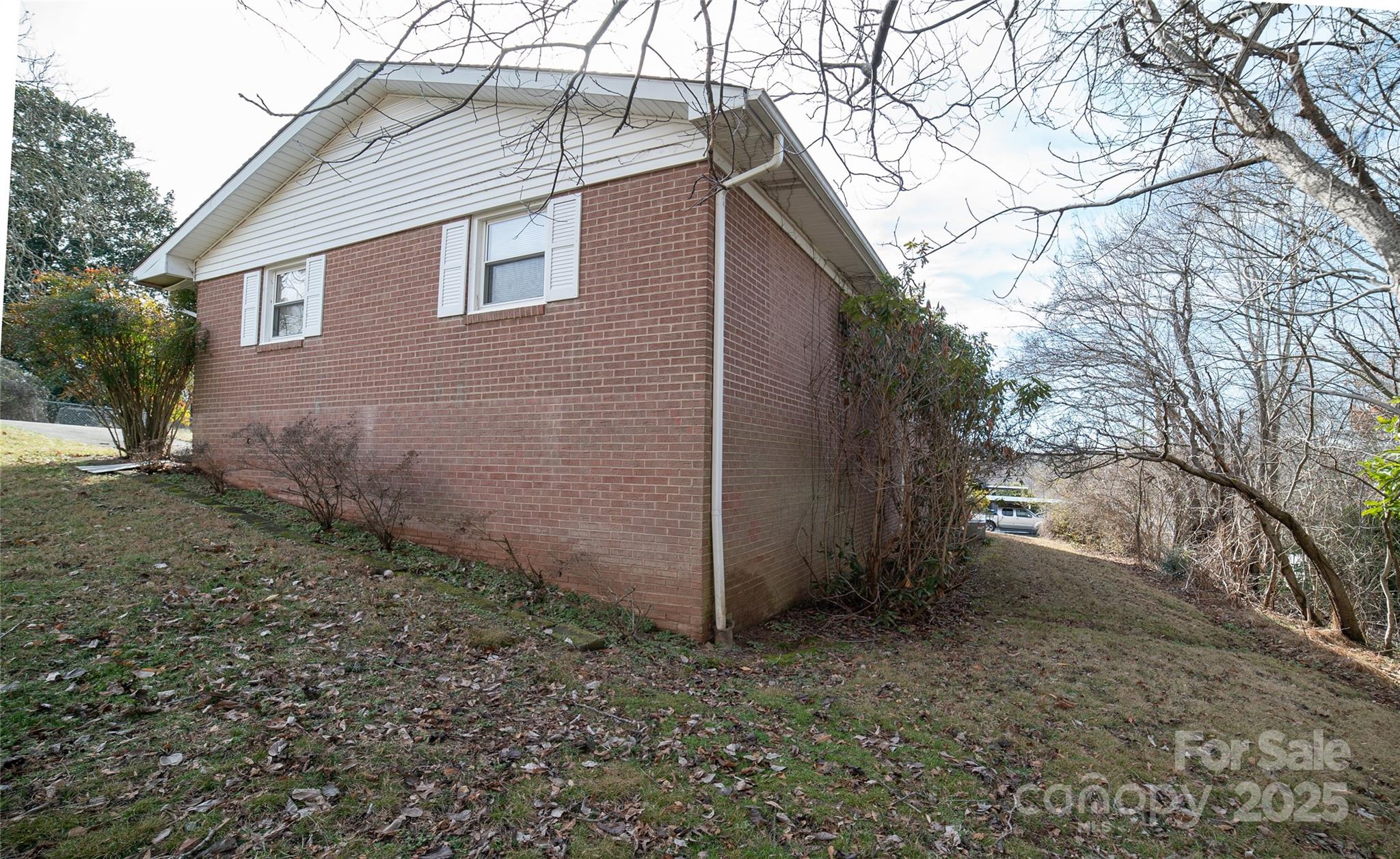 1052 Orchard Street SW