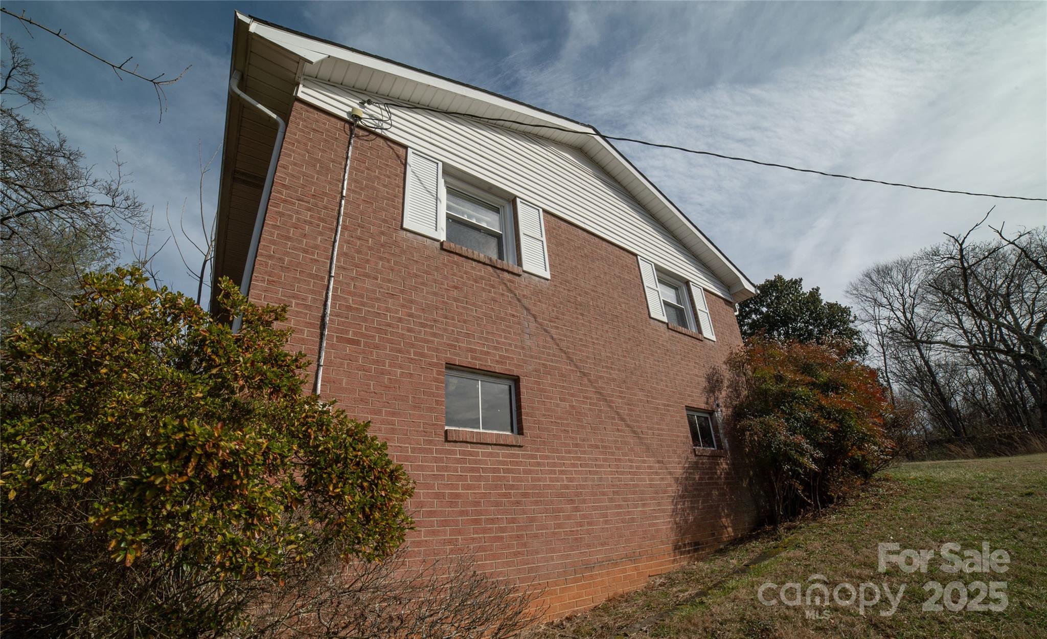 1052 Orchard Street SW