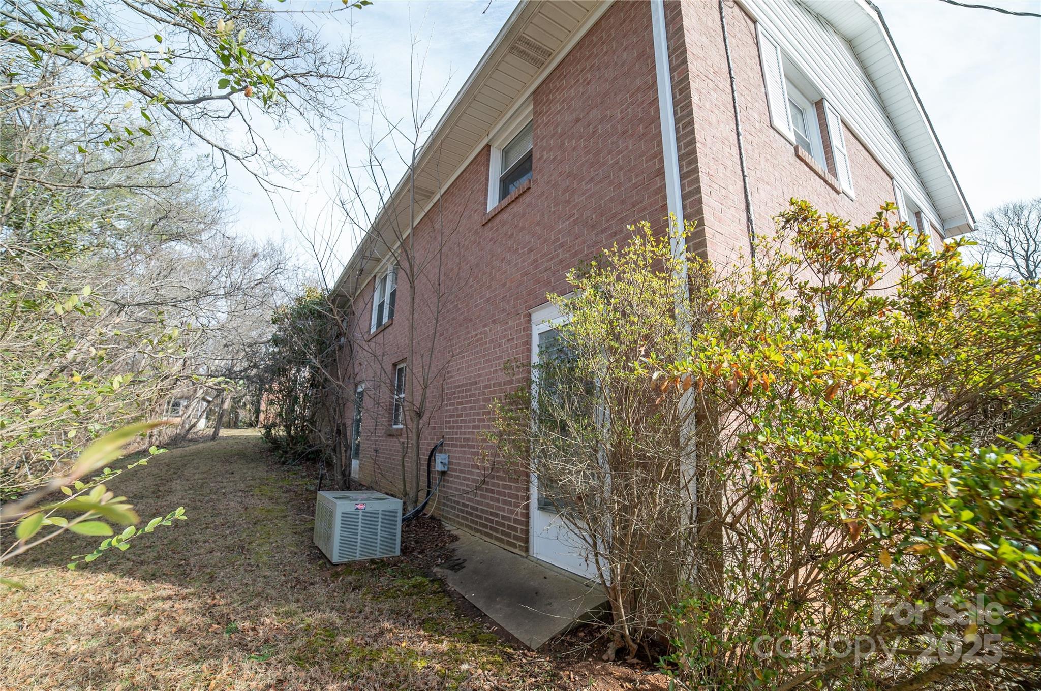 1052 Orchard Street SW