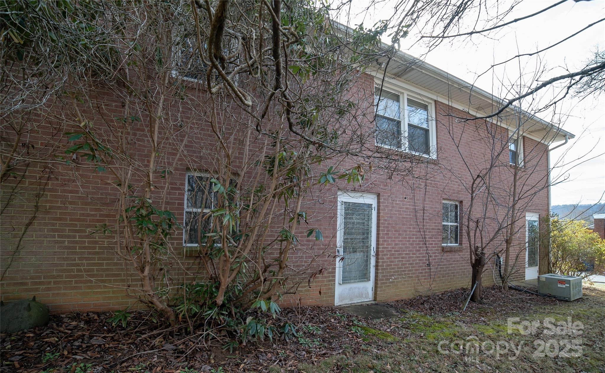 1052 Orchard Street SW