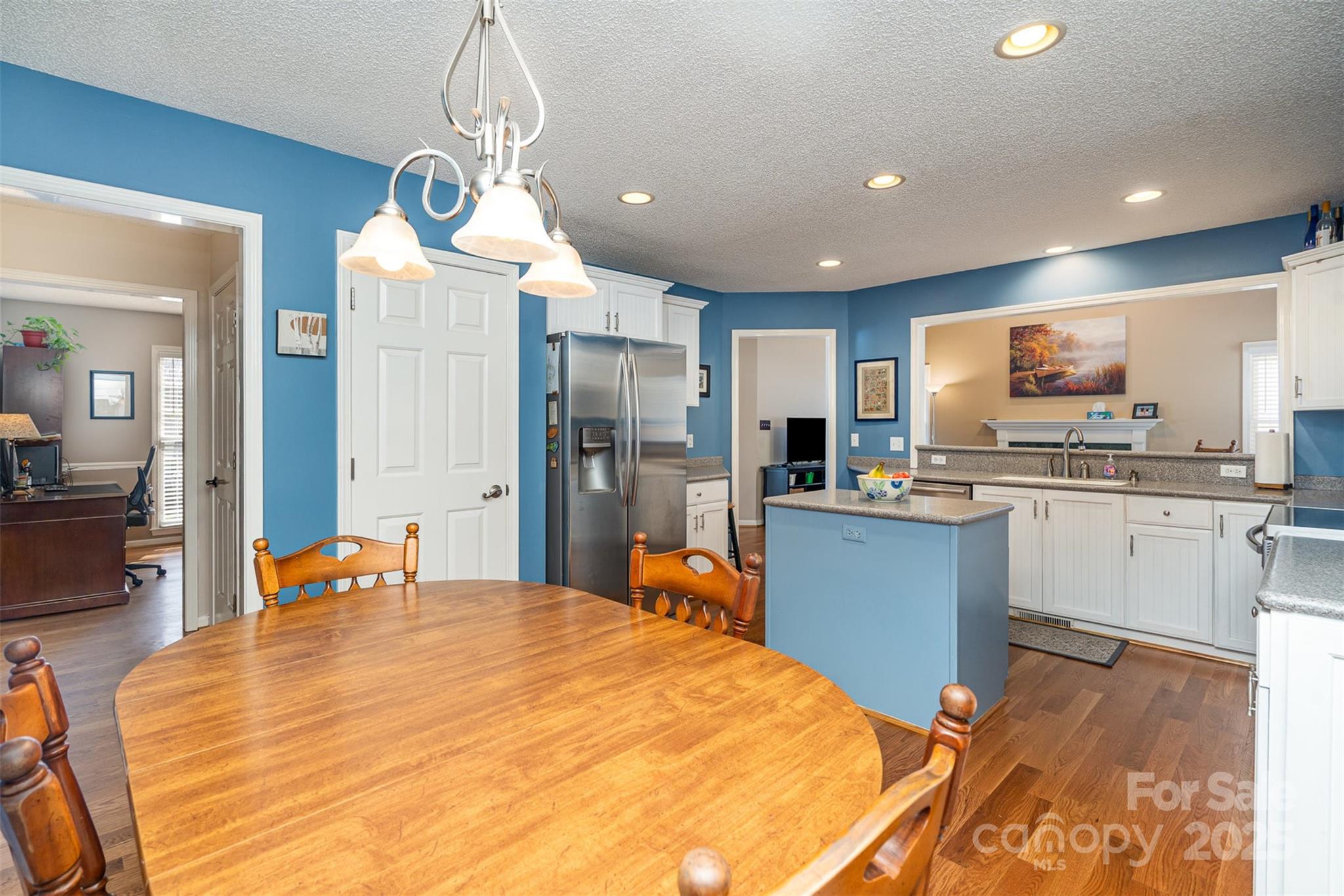 919 42nd Avenue Lane NE