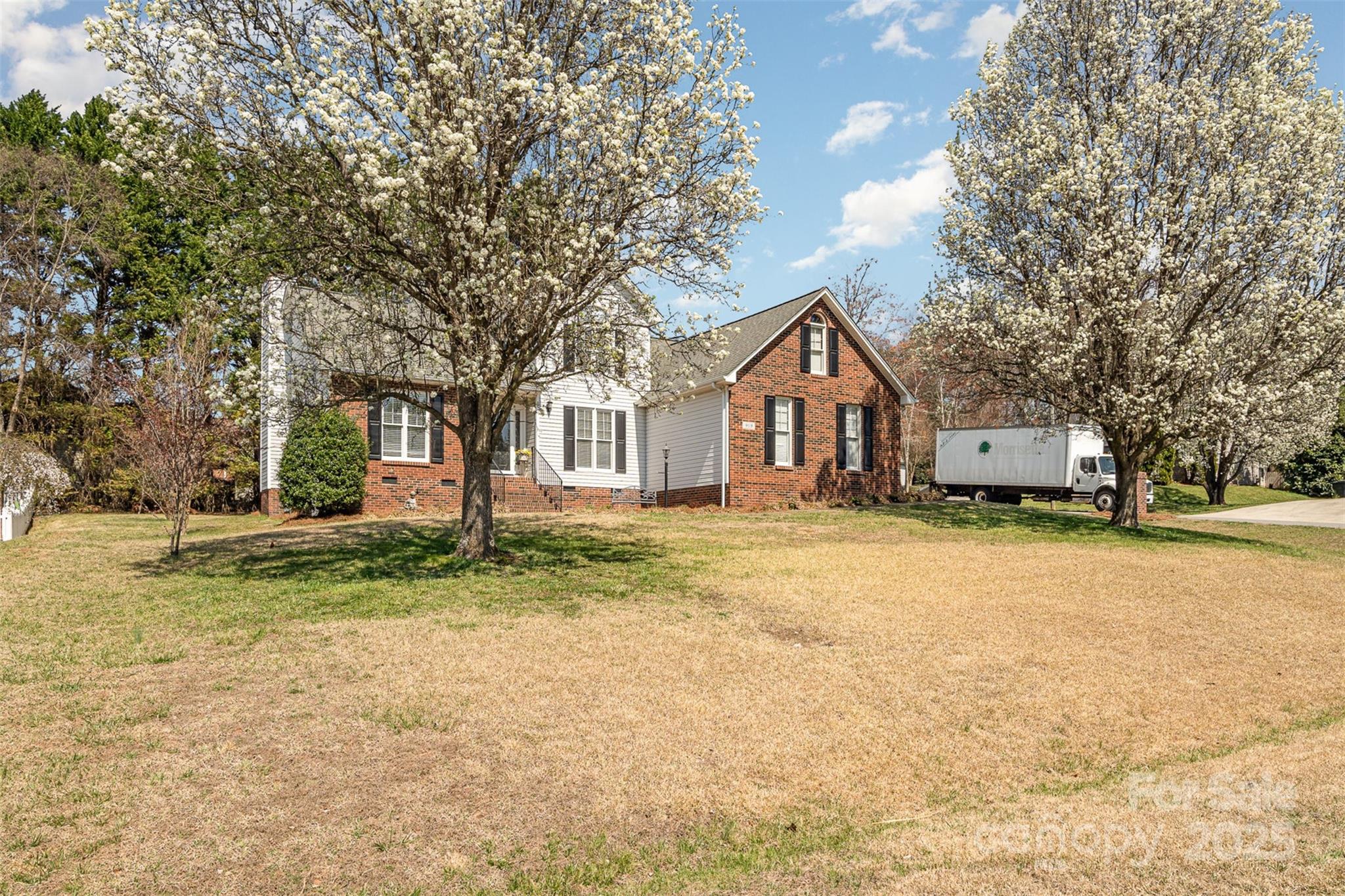 919 42nd Avenue Lane NE