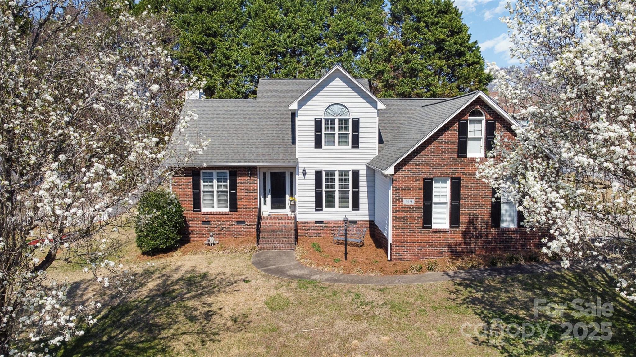 919 42nd Avenue Lane NE