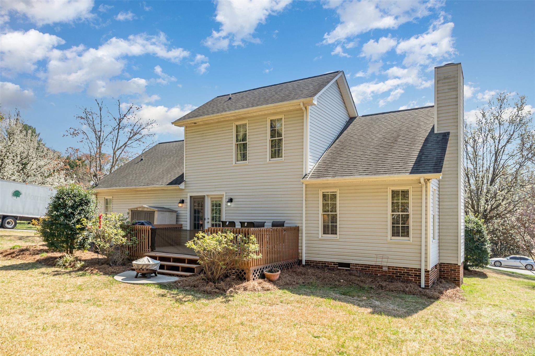 919 42nd Avenue Lane NE