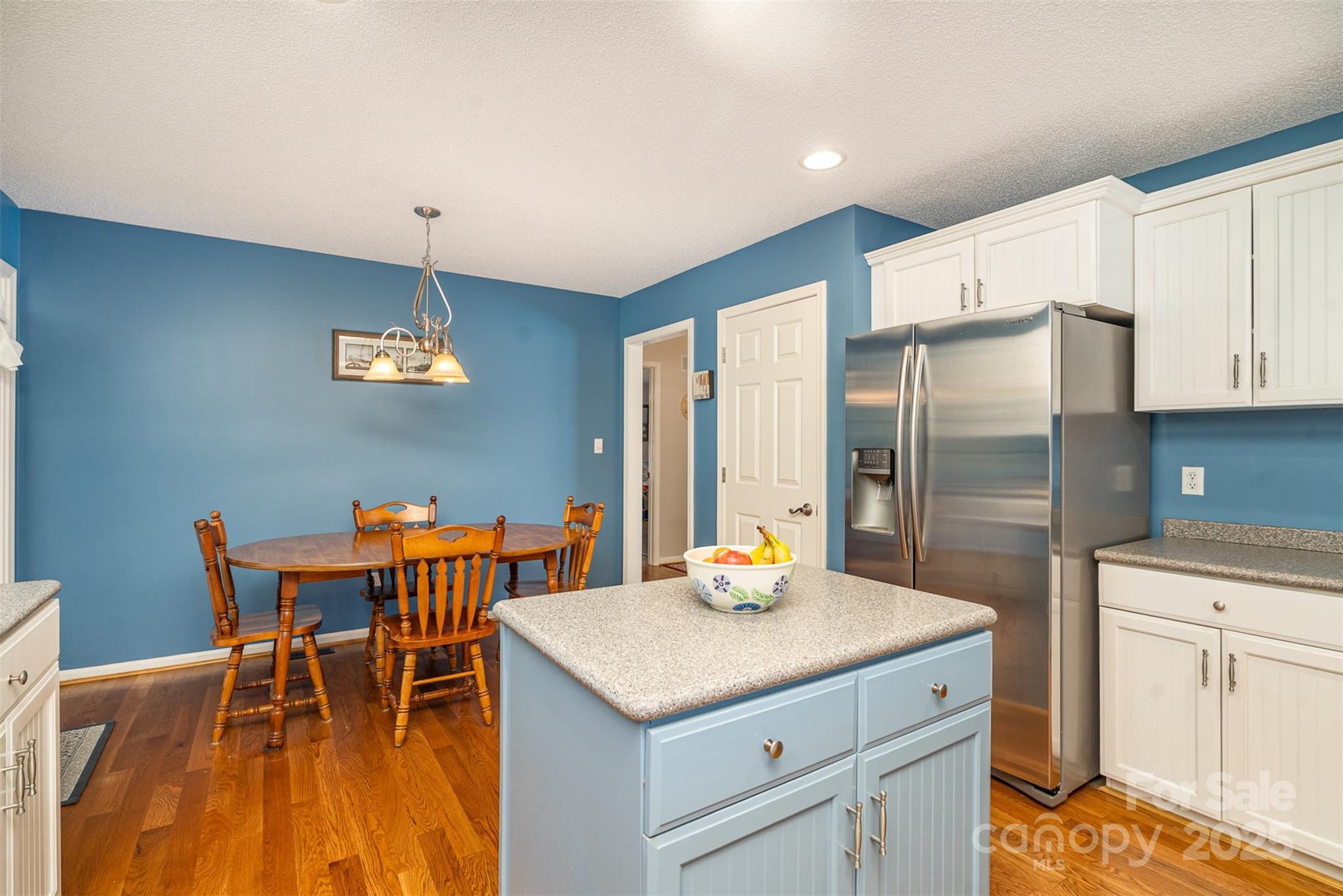 919 42nd Avenue Lane NE