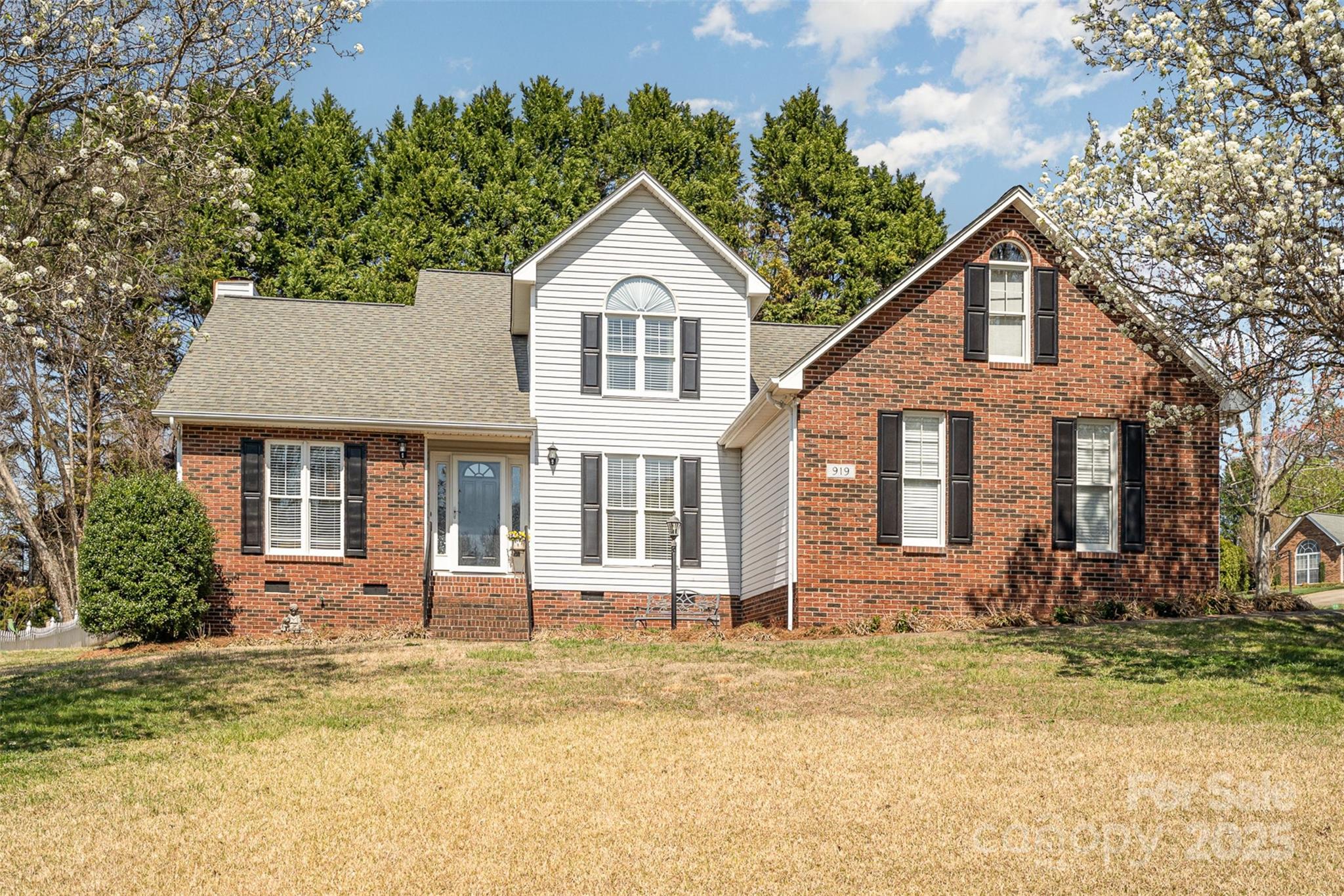 919 42nd Avenue Lane NE
