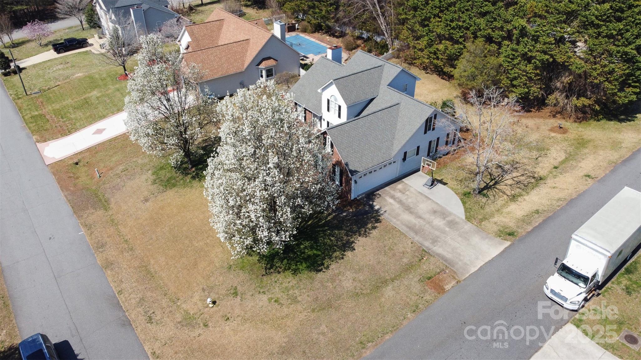 919 42nd Avenue Lane NE