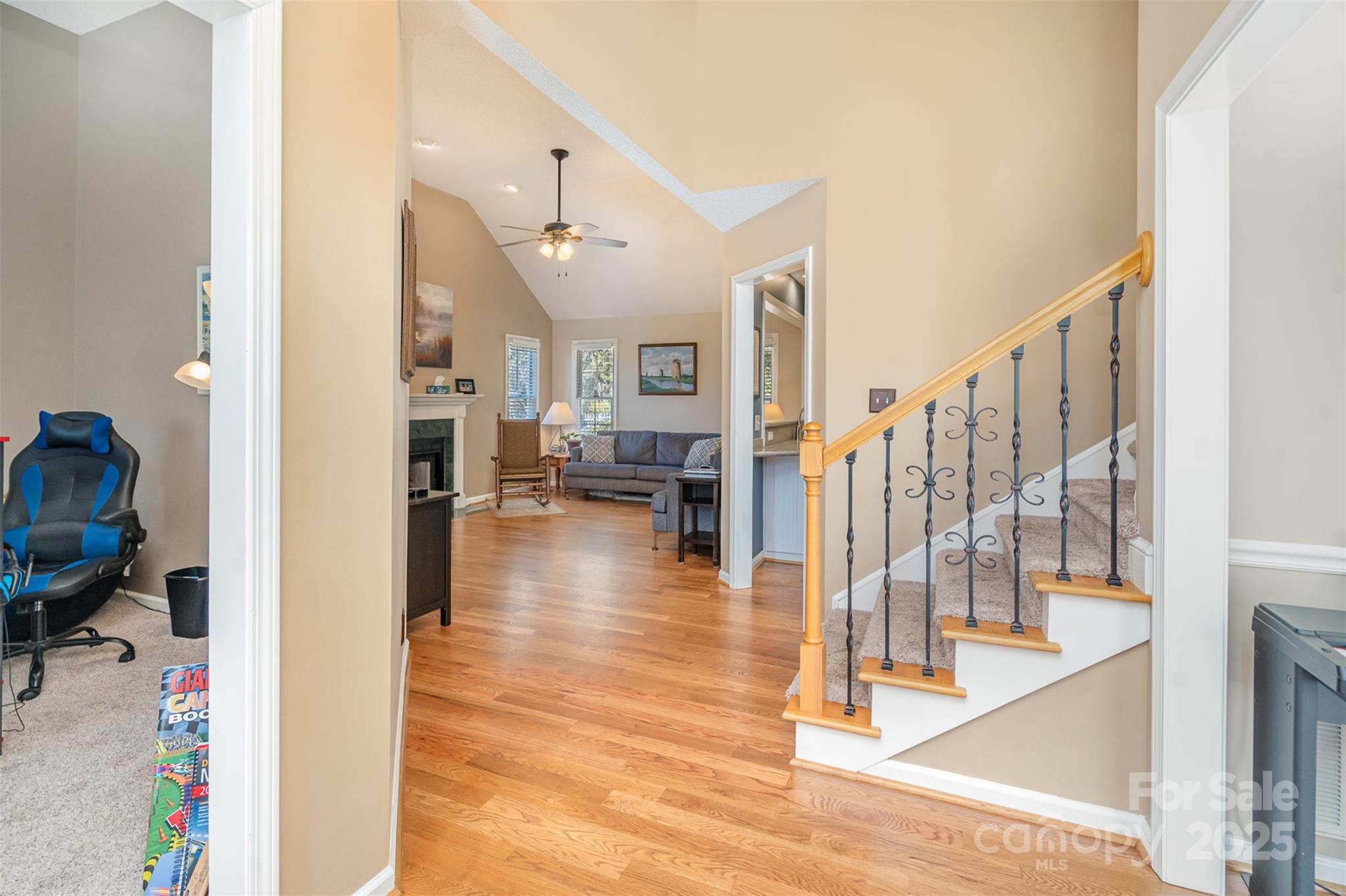 919 42nd Avenue Lane NE