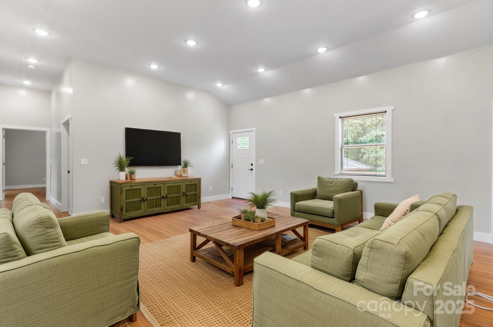 1844 Bellcroft Lane