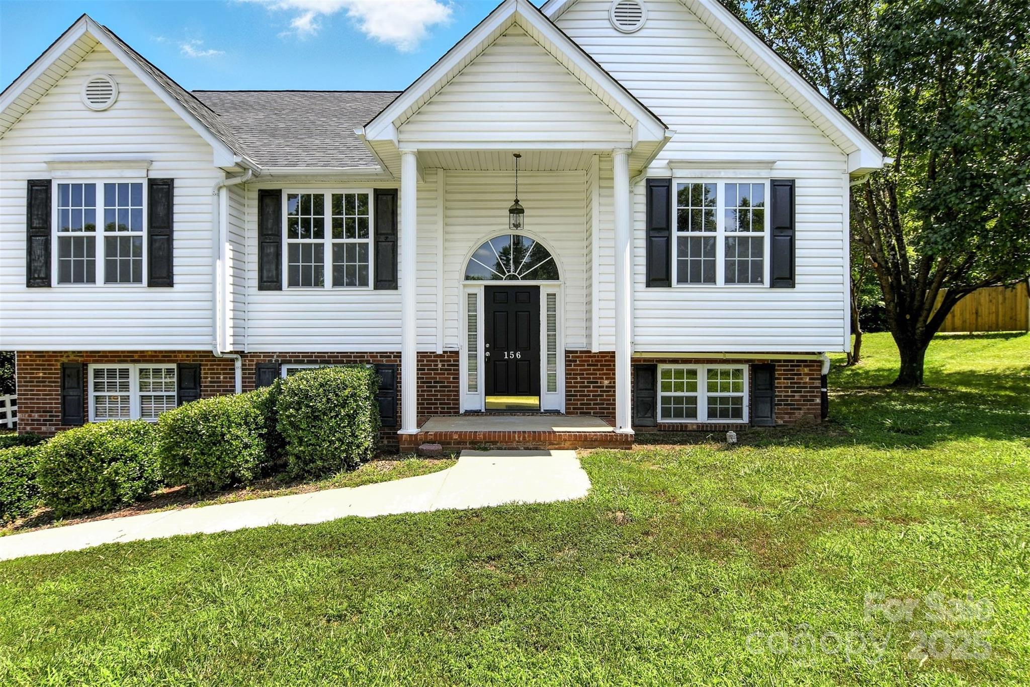 156 Autumn Woods Boulevard