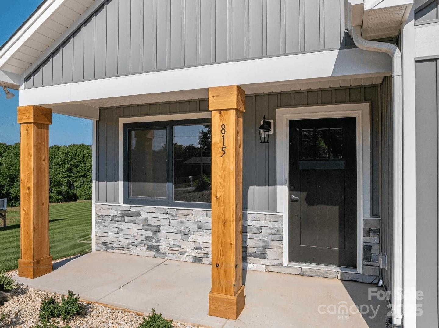 815 32nd Street NE Unit: 3
