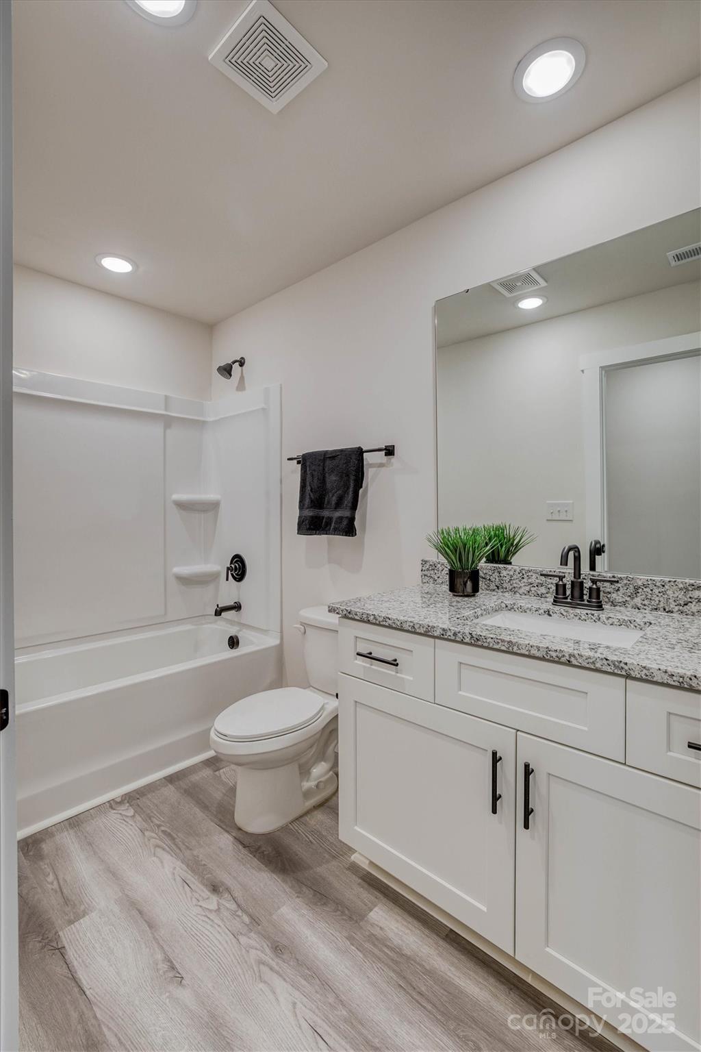 815 32nd Street NE Unit: 3