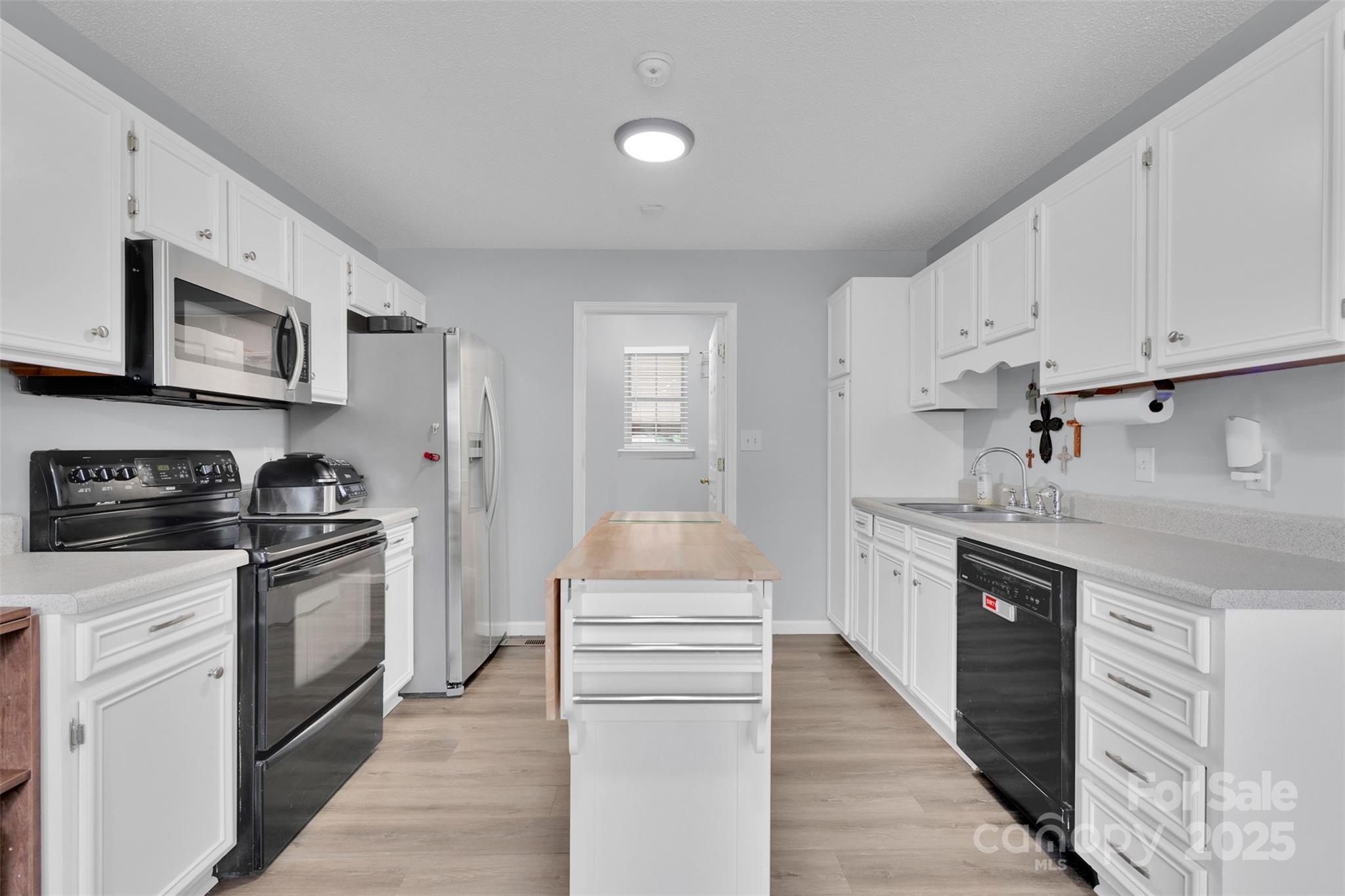 2063 Rocketts Way