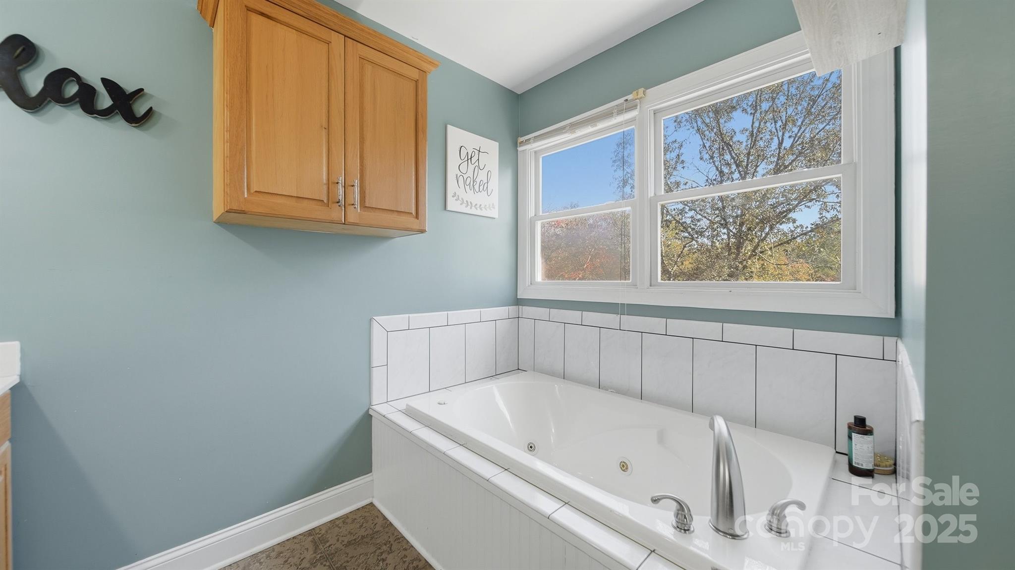 4820 29th Street Drive NE