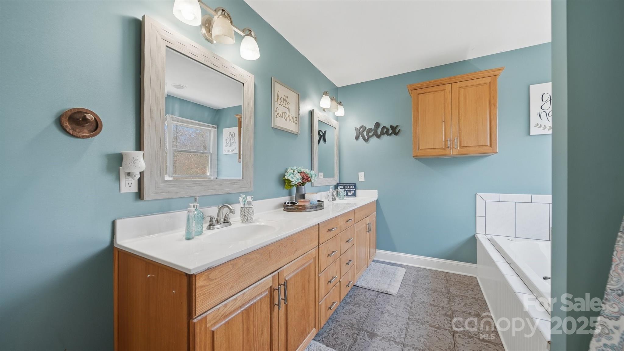 4820 29th Street Drive NE