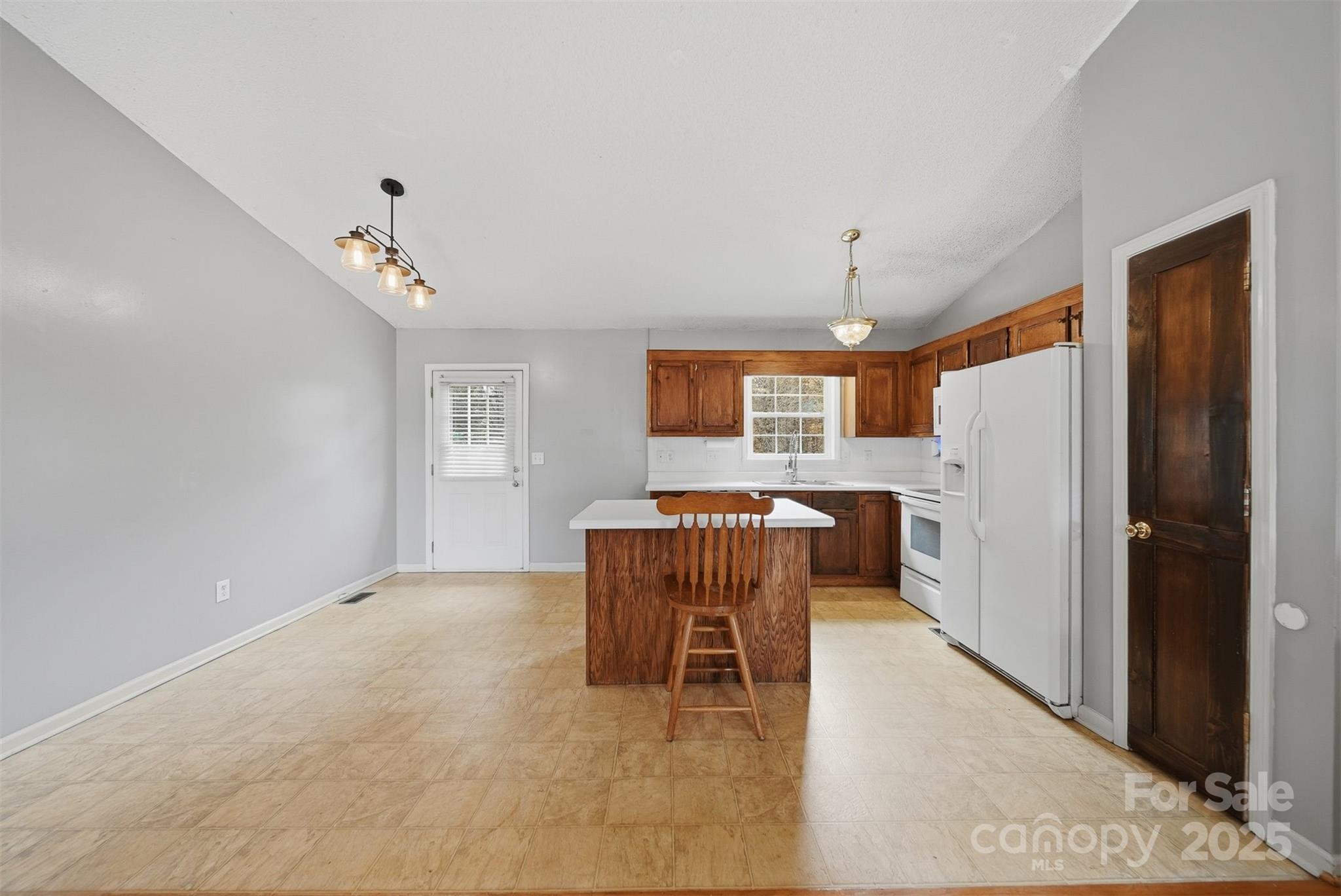 904 Pine Mountain Road