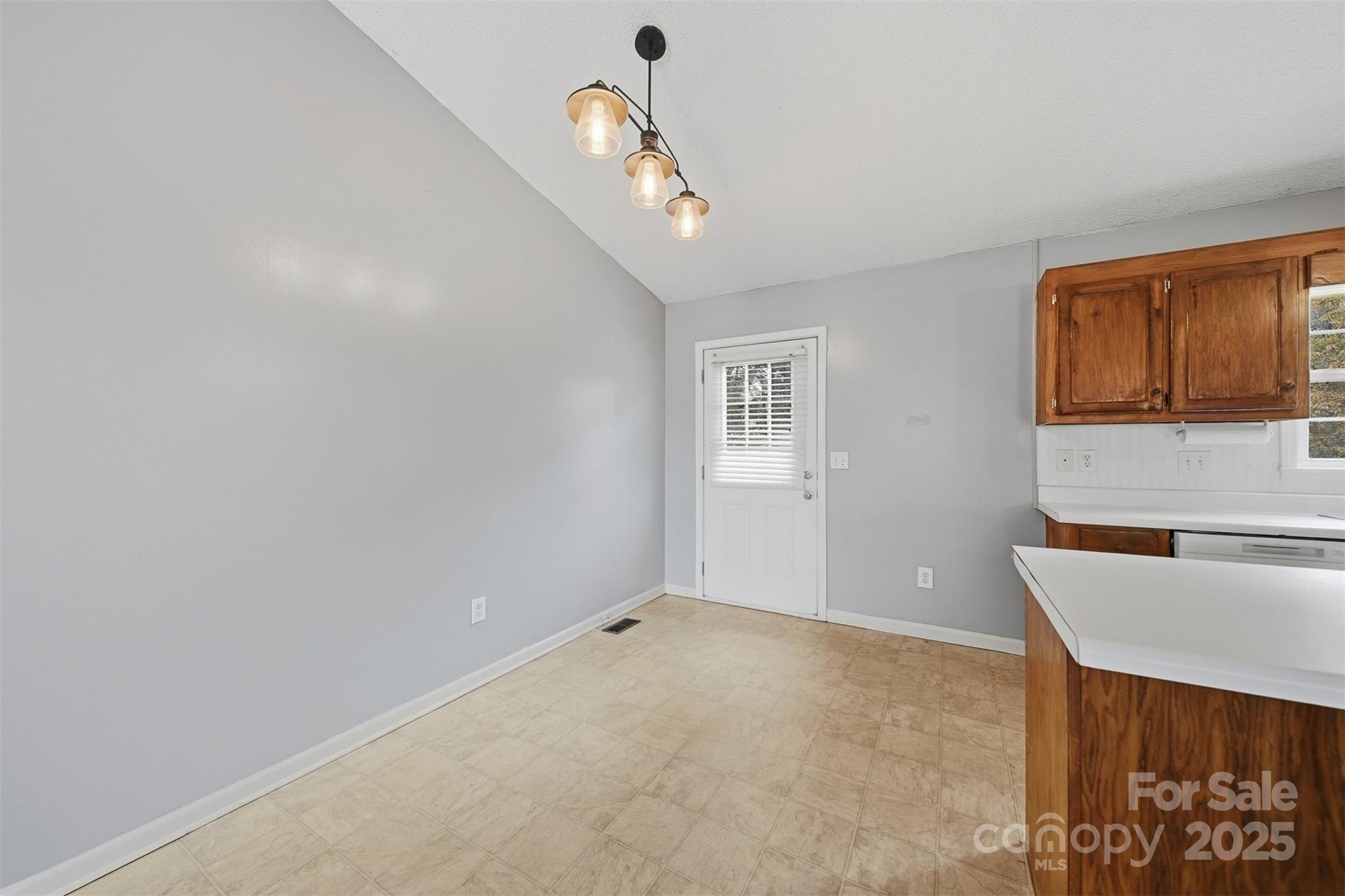 904 Pine Mountain Road