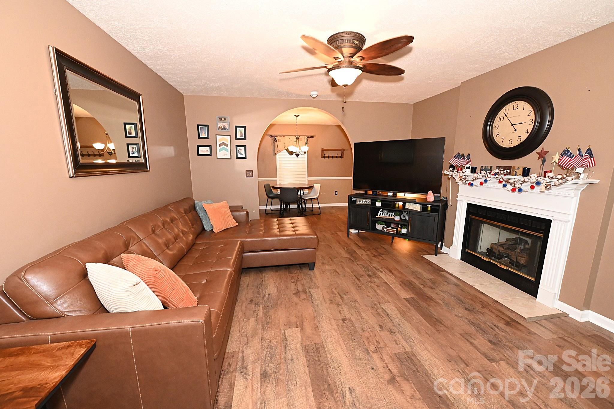 5438 Winding Oak Drive