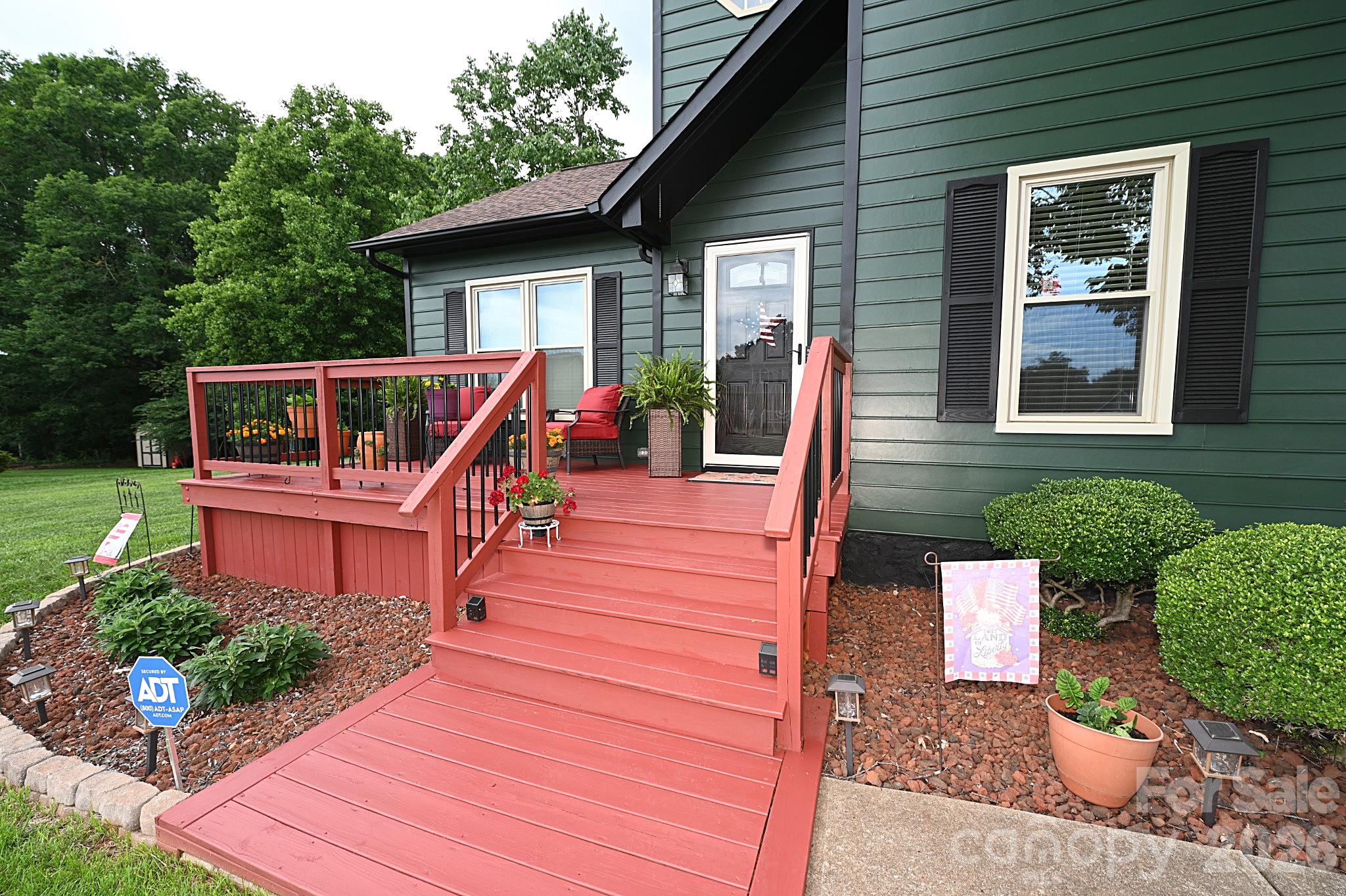 5438 Winding Oak Drive