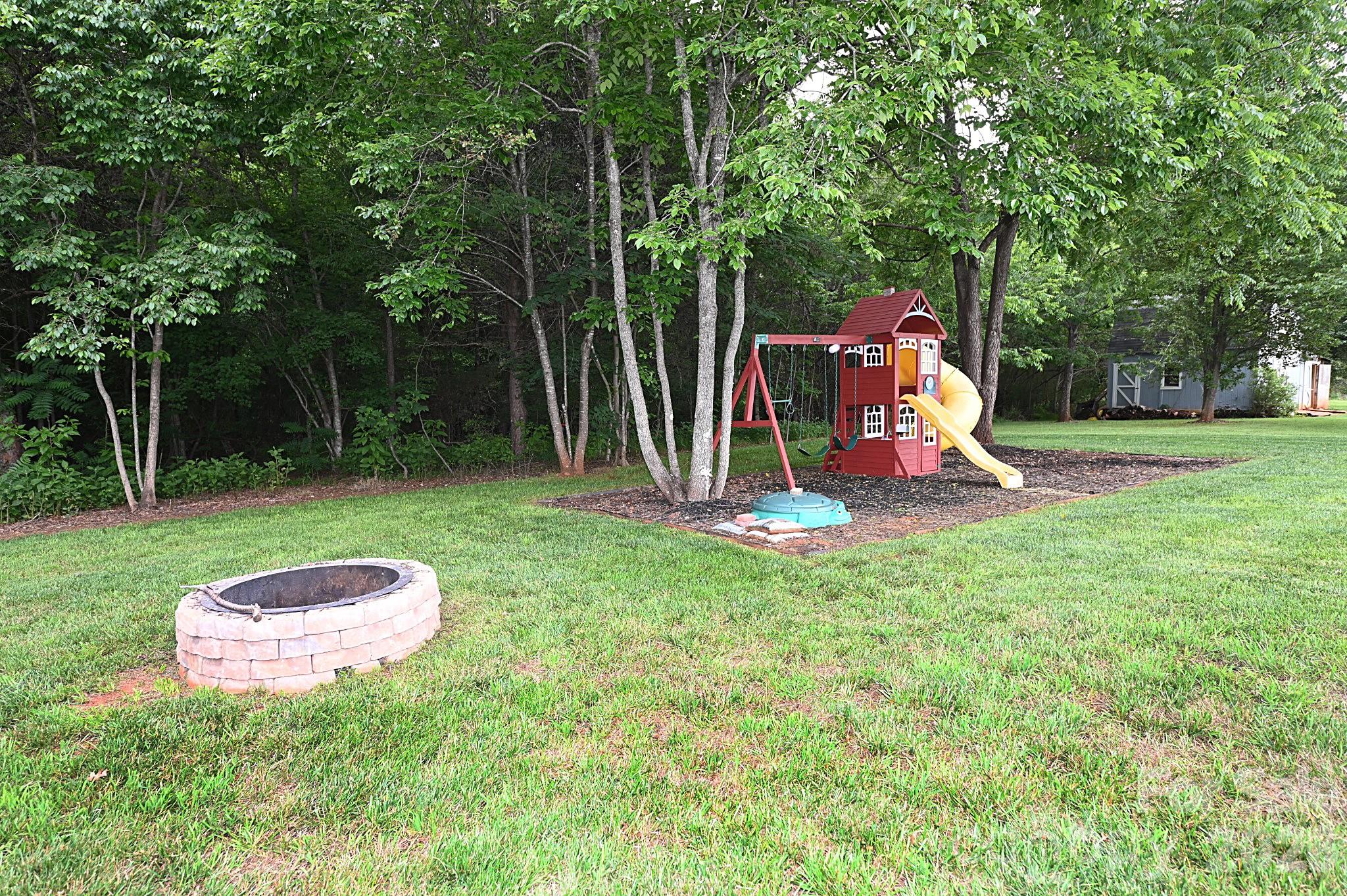 5438 Winding Oak Drive