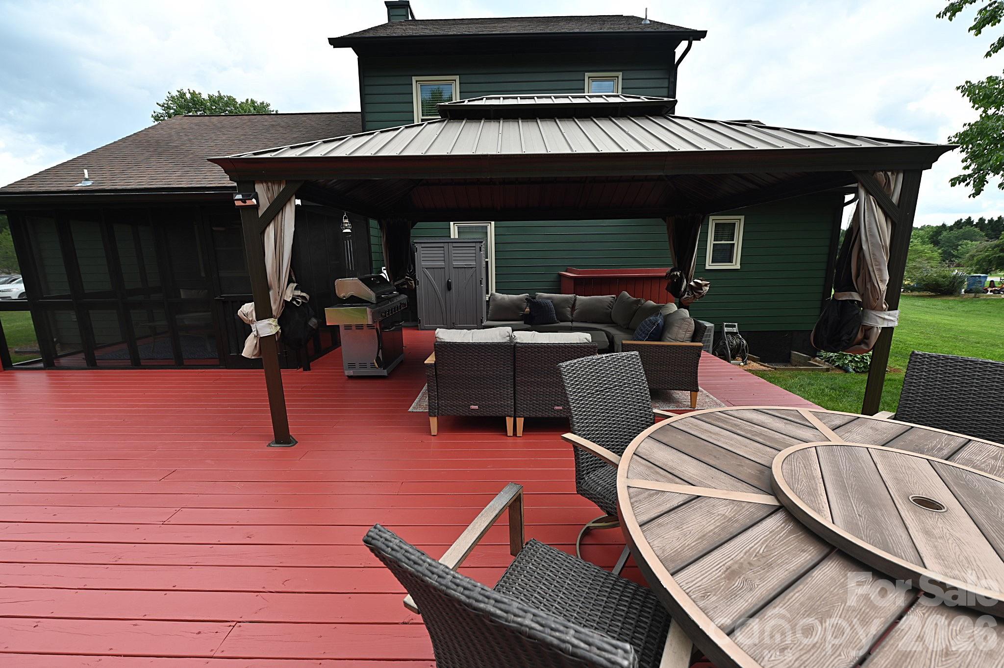 5438 Winding Oak Drive