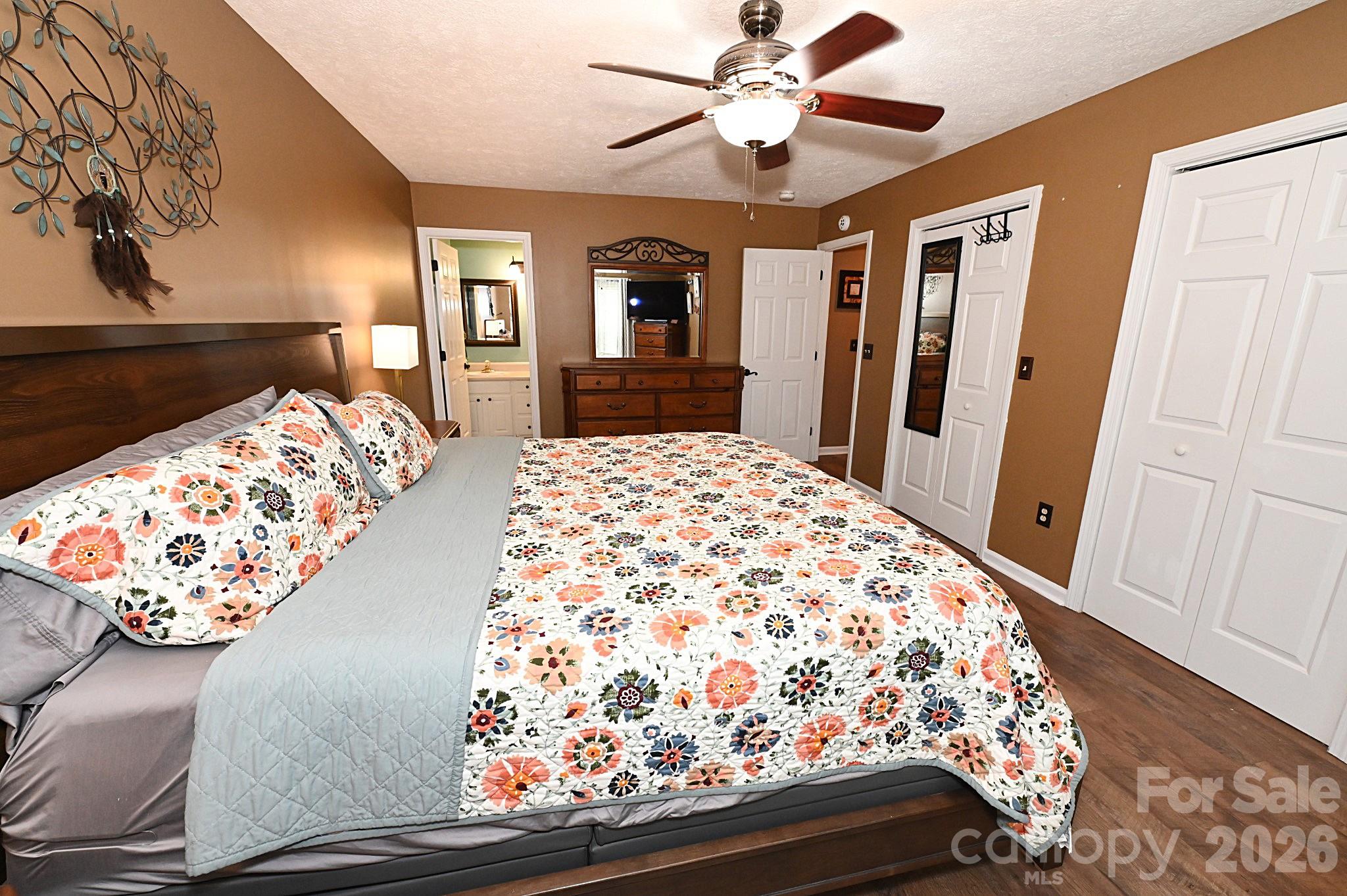 5438 Winding Oak Drive