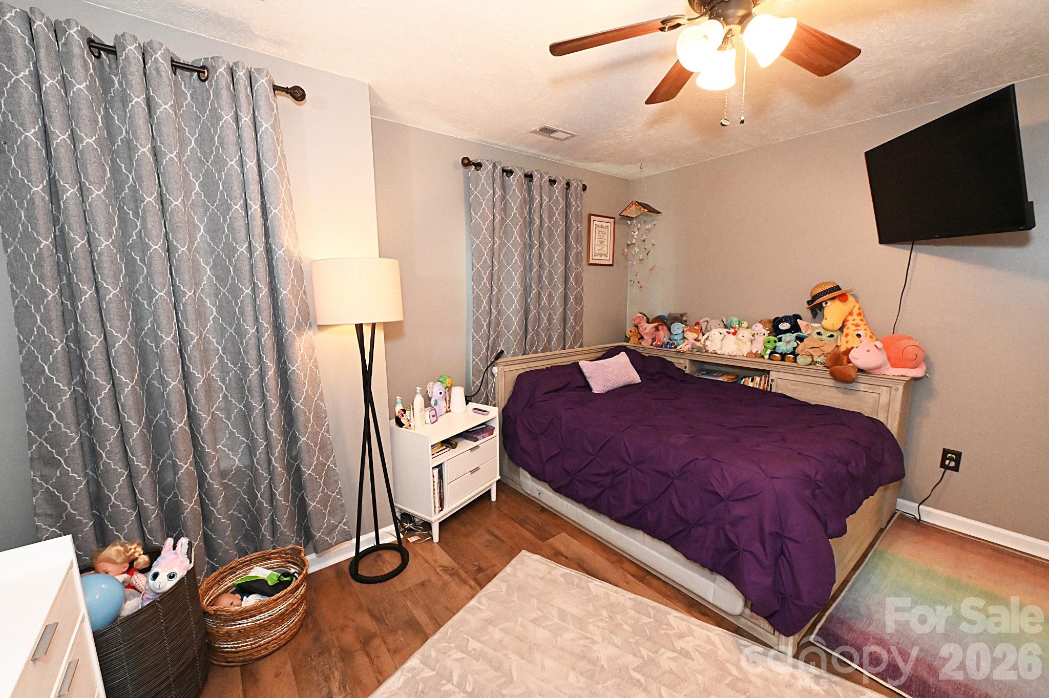 5438 Winding Oak Drive