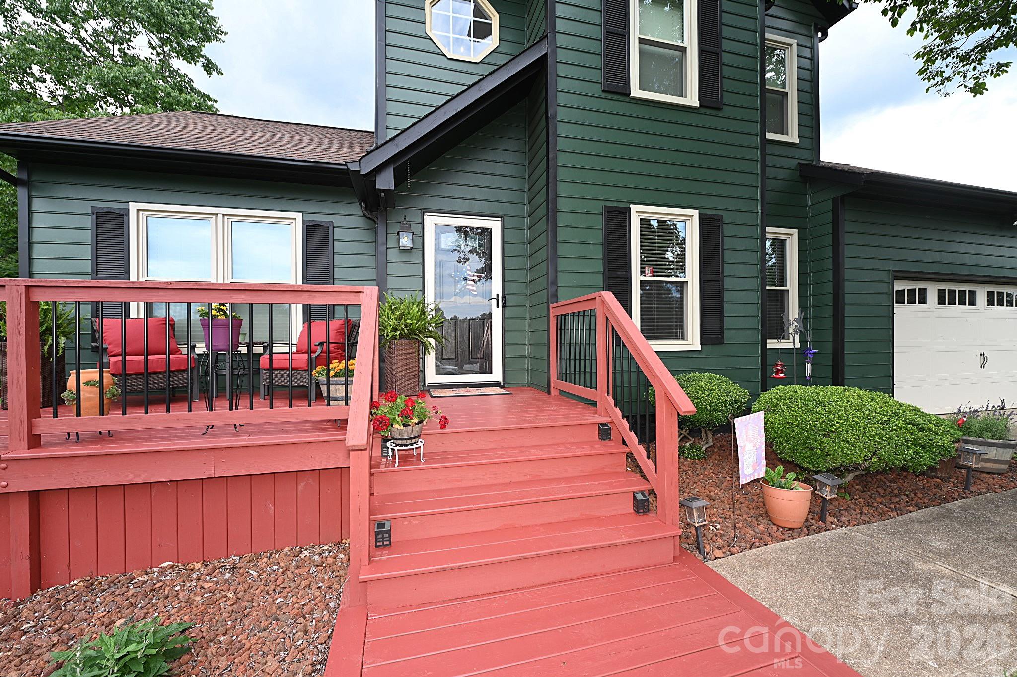 5438 Winding Oak Drive