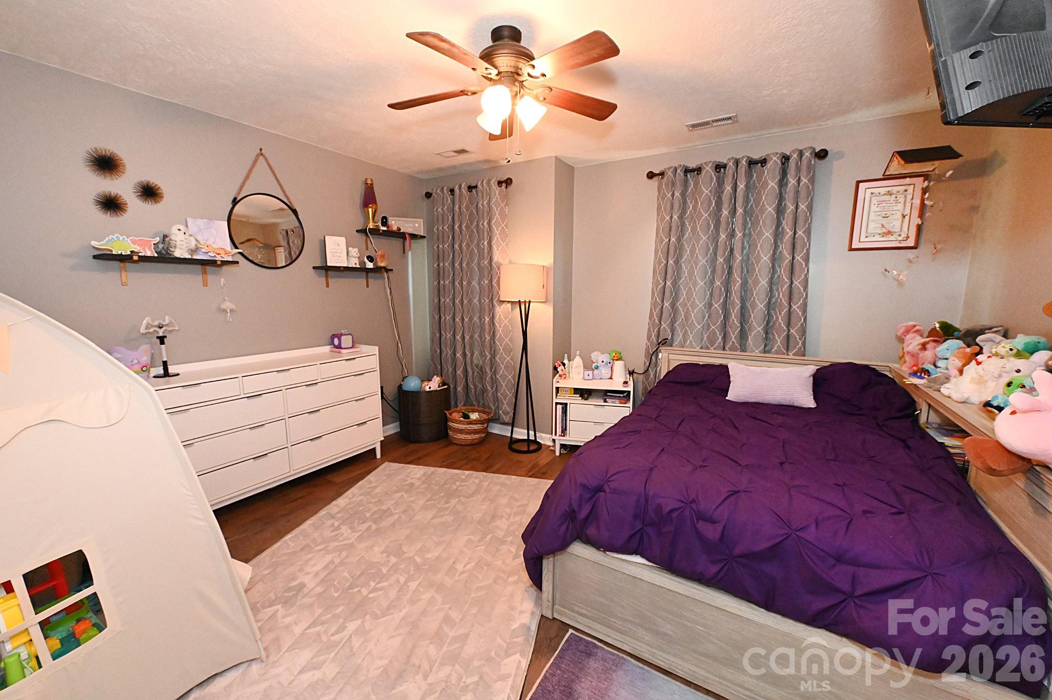 5438 Winding Oak Drive