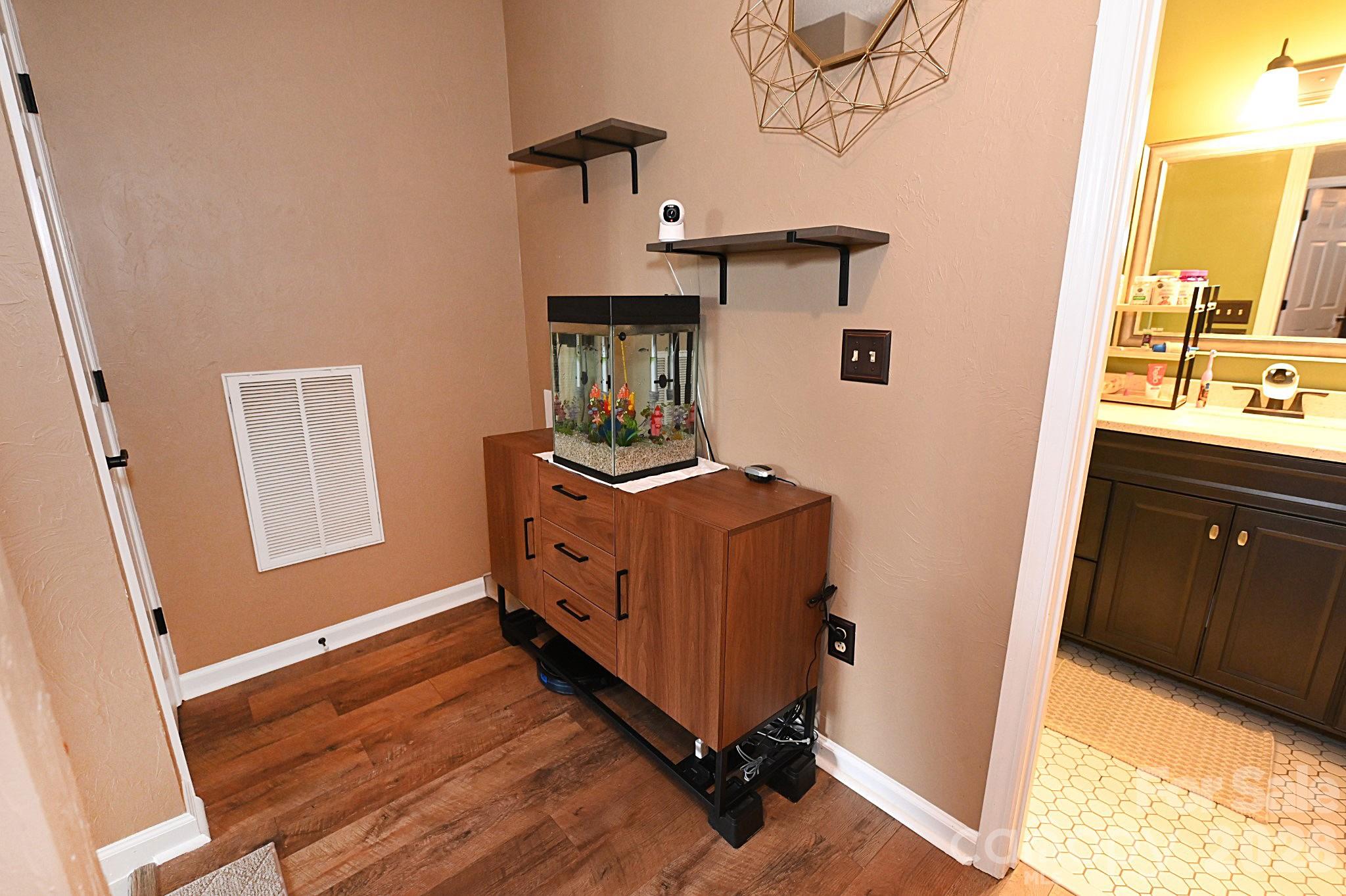 5438 Winding Oak Drive