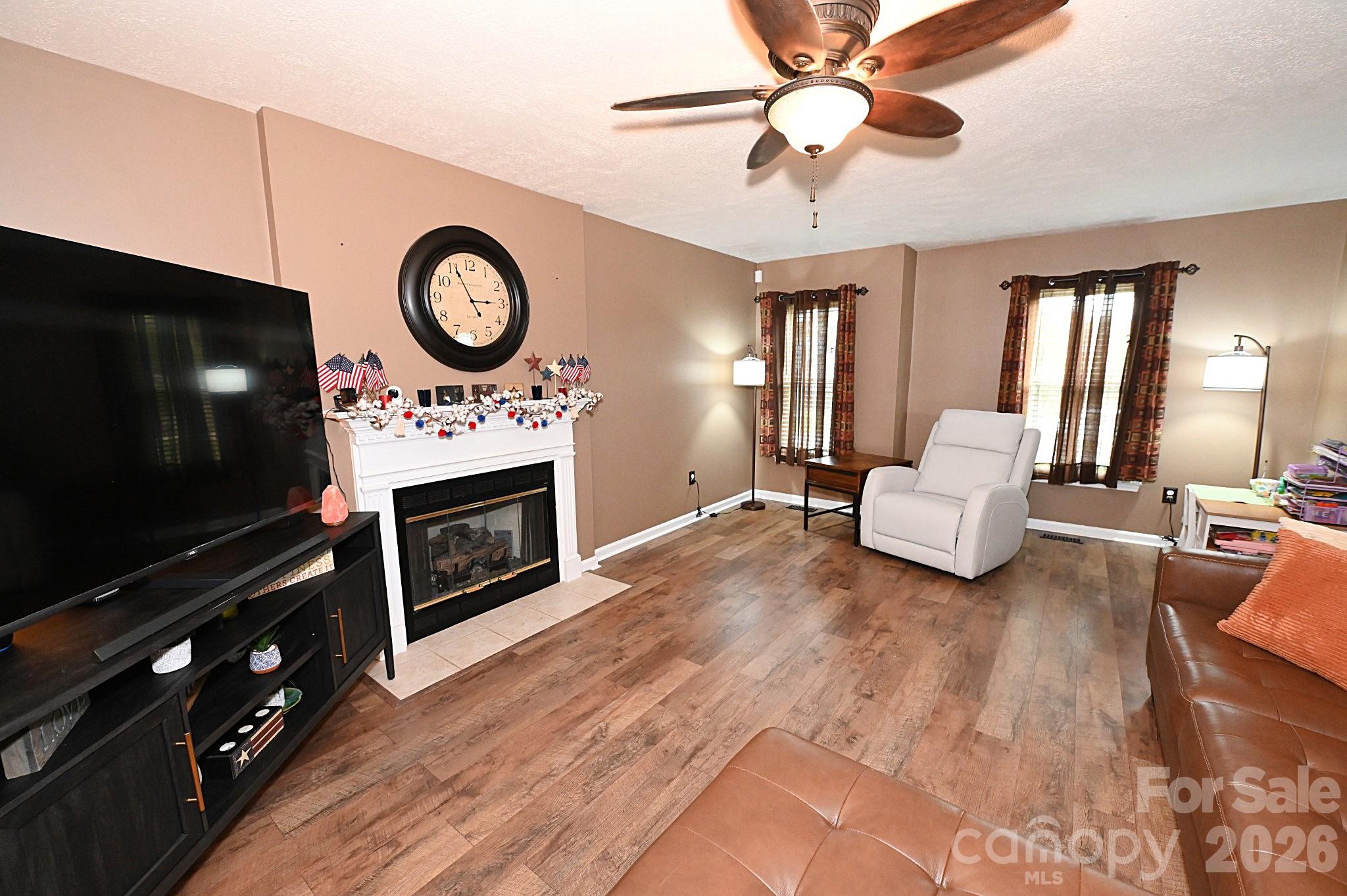 5438 Winding Oak Drive