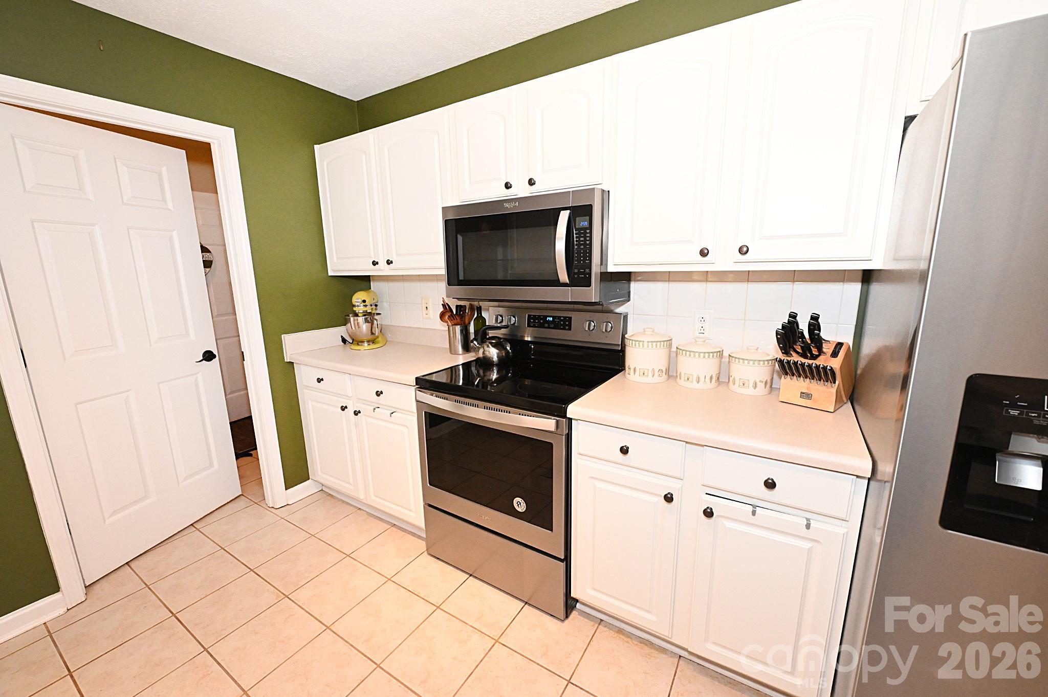 5438 Winding Oak Drive