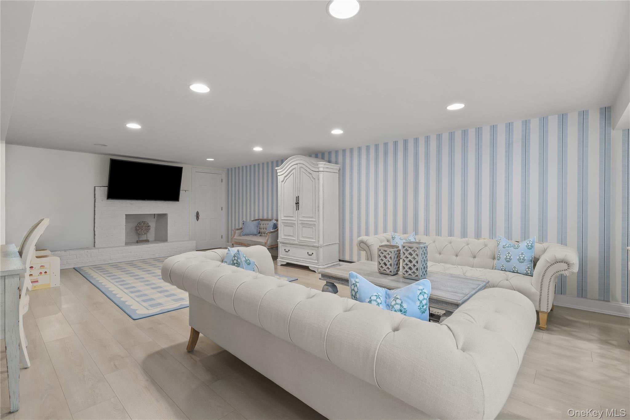 54 W Patent Road