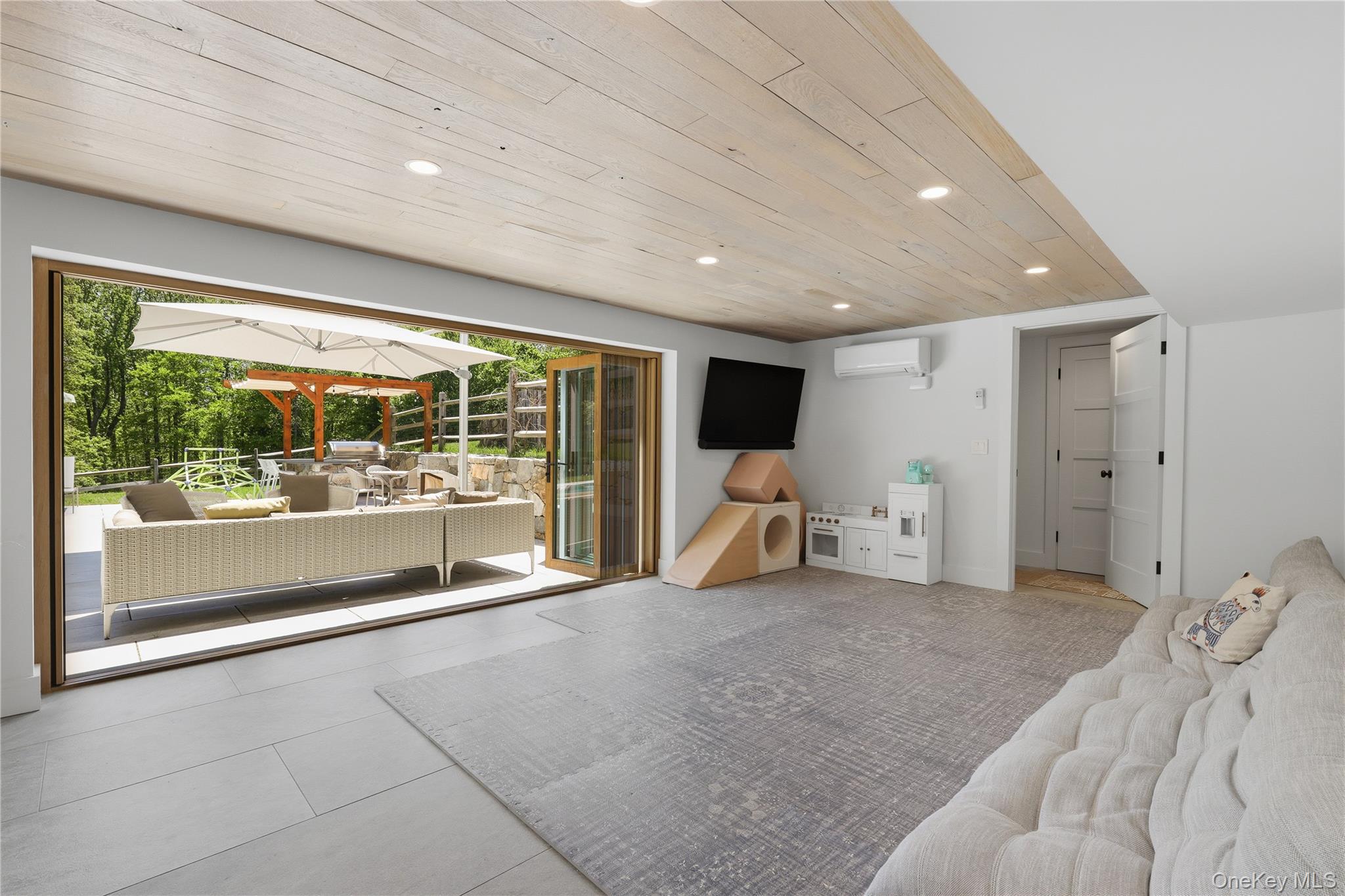 90 Springhurst Road