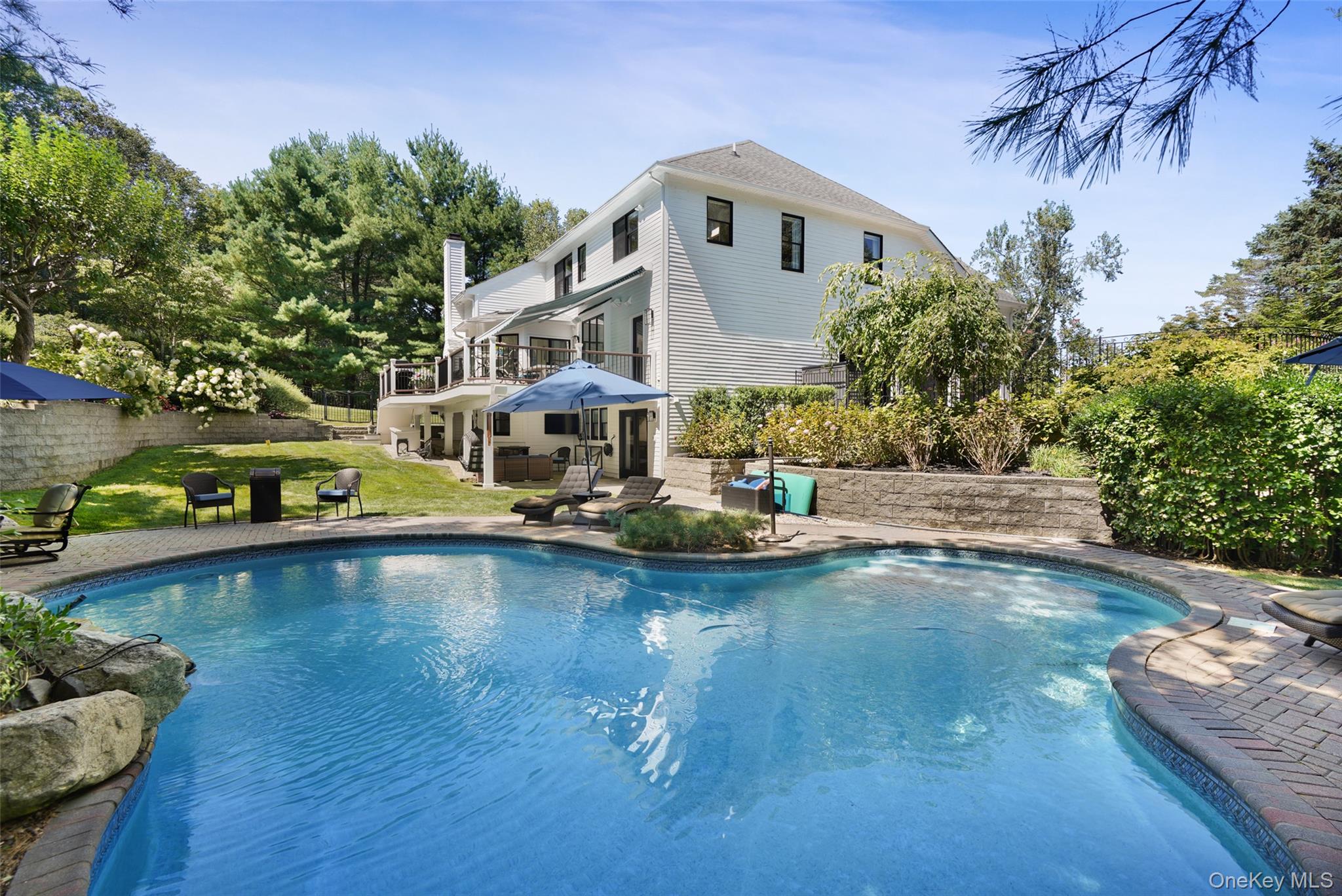 3 Ascot Circle