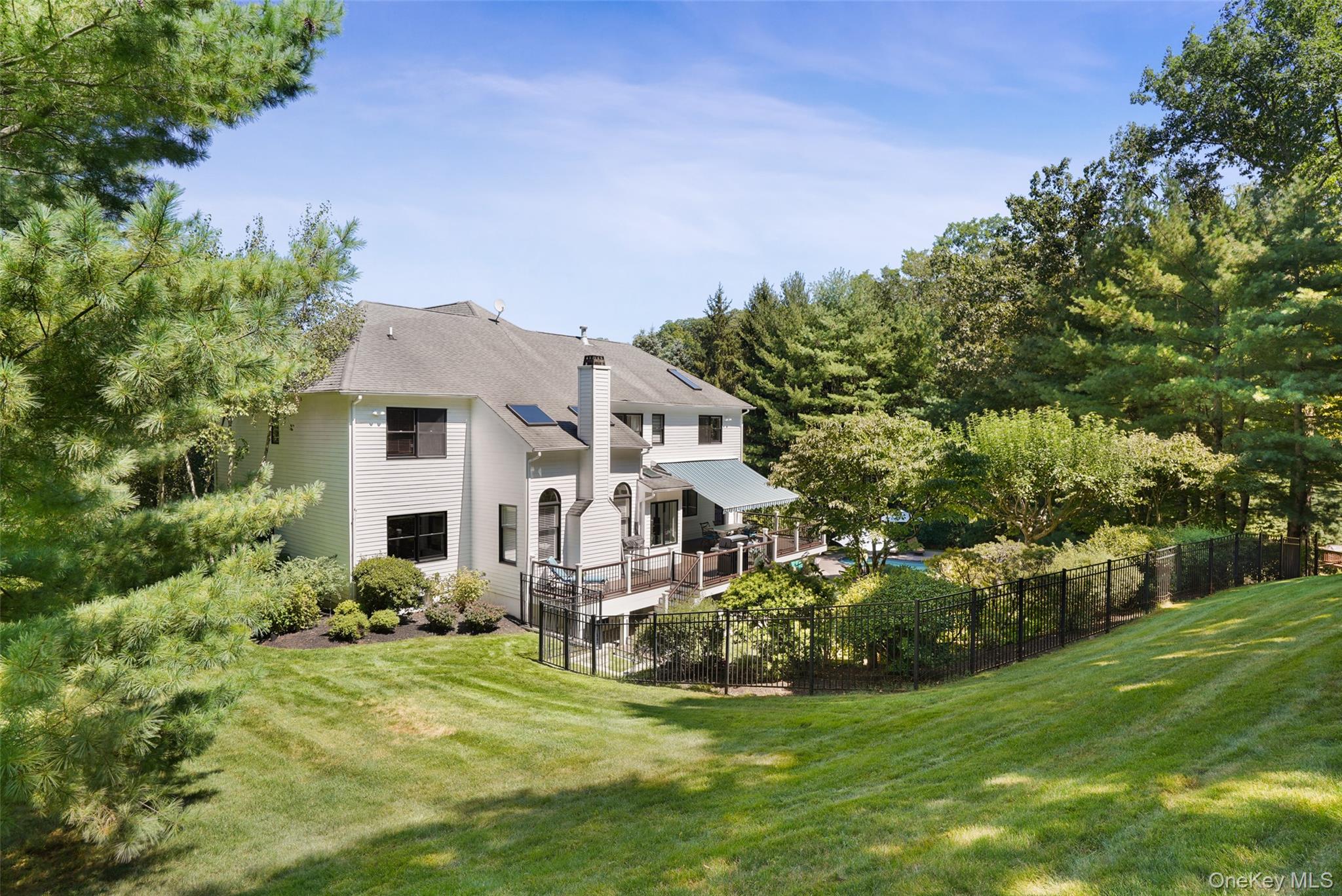 3 Ascot Circle