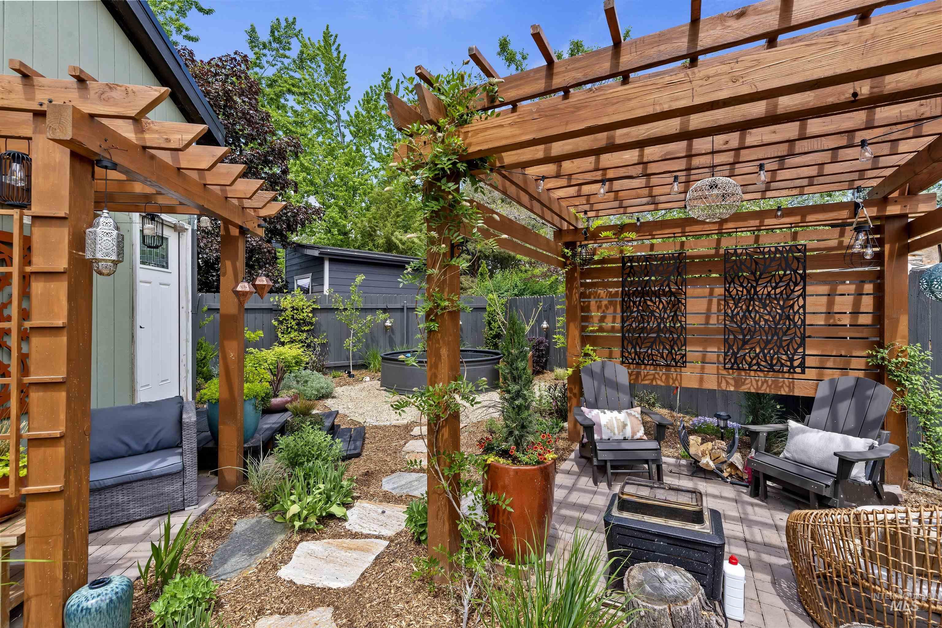 3140 N Whitman