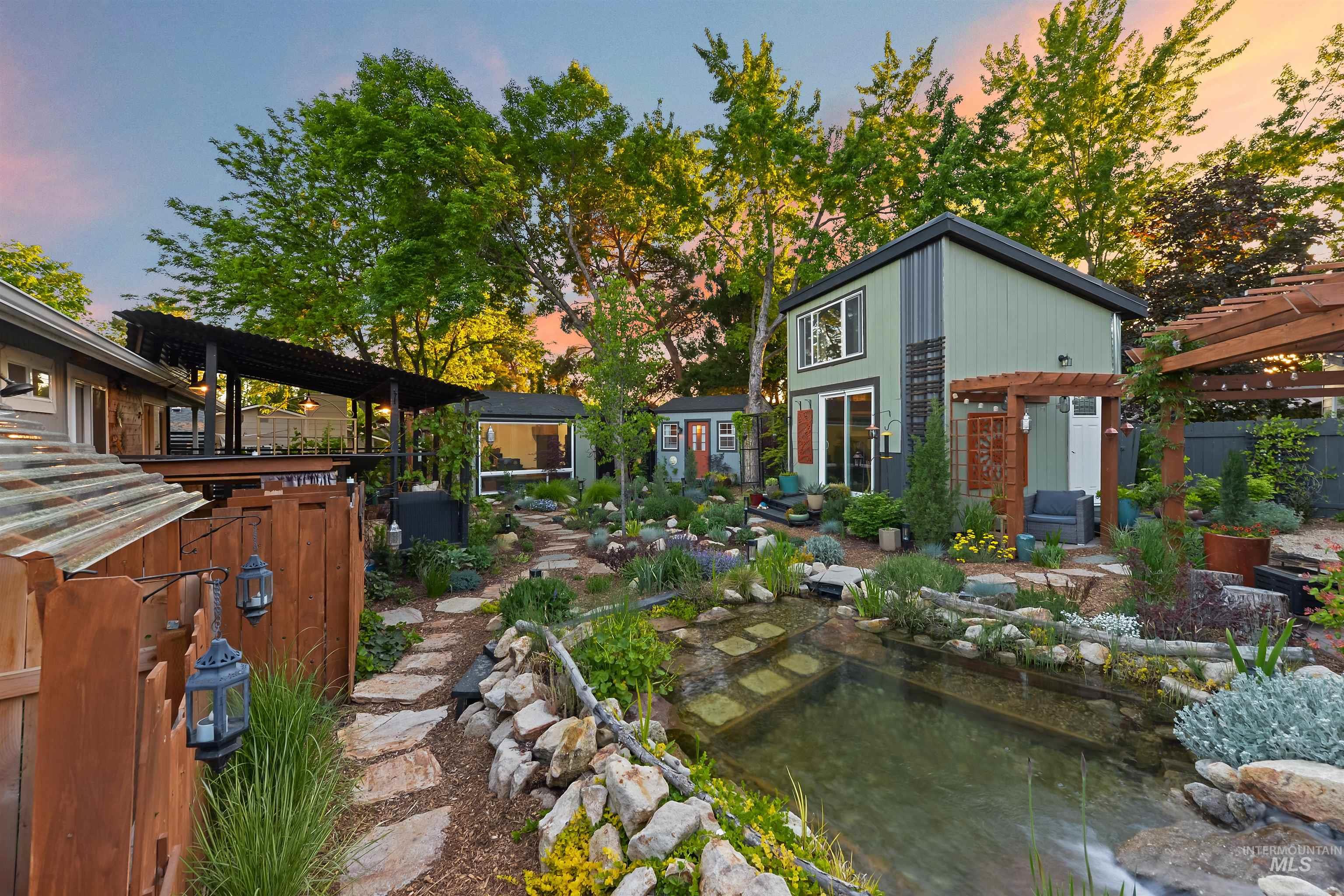 3140 N Whitman
