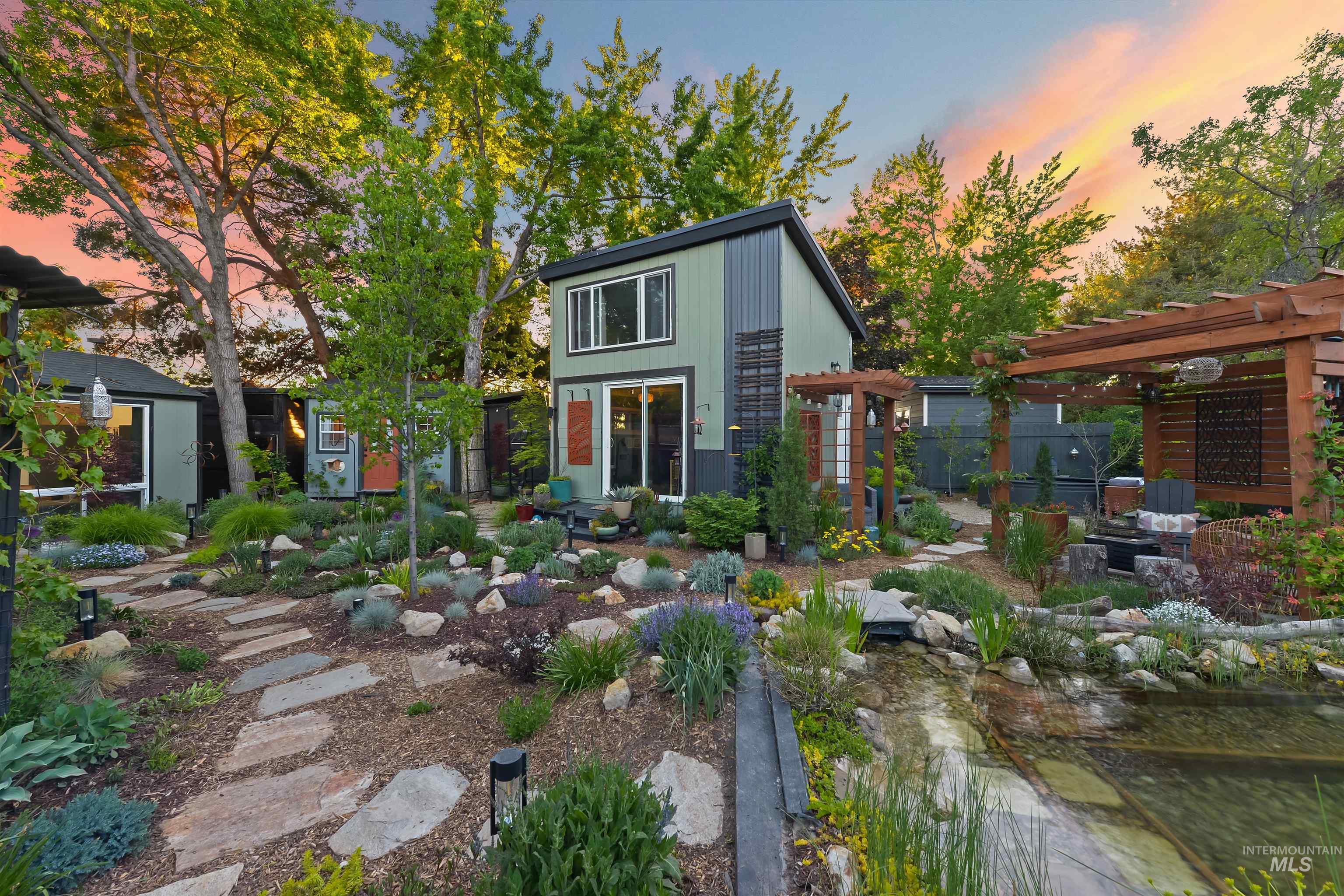 3140 N Whitman