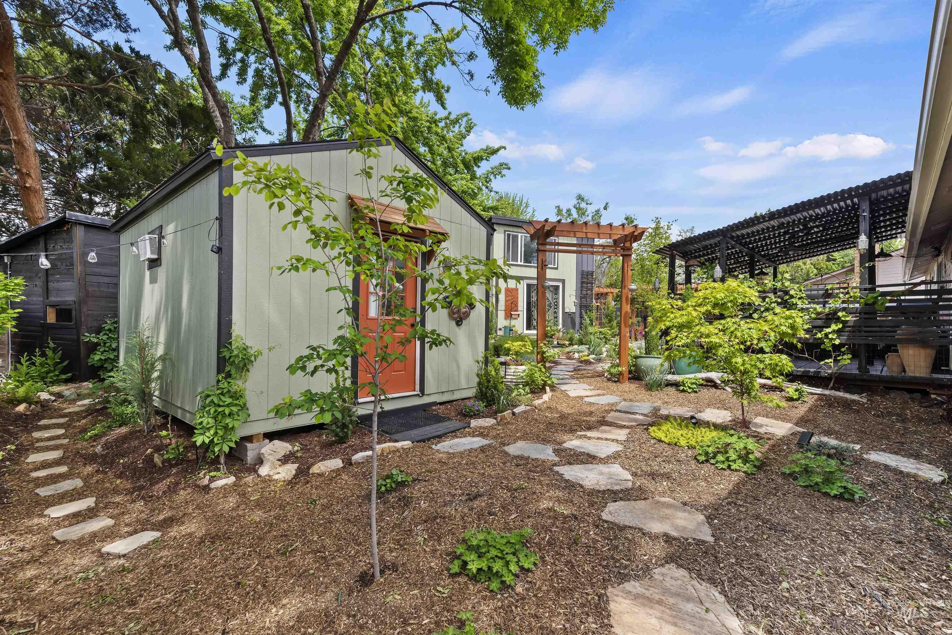 3140 N Whitman