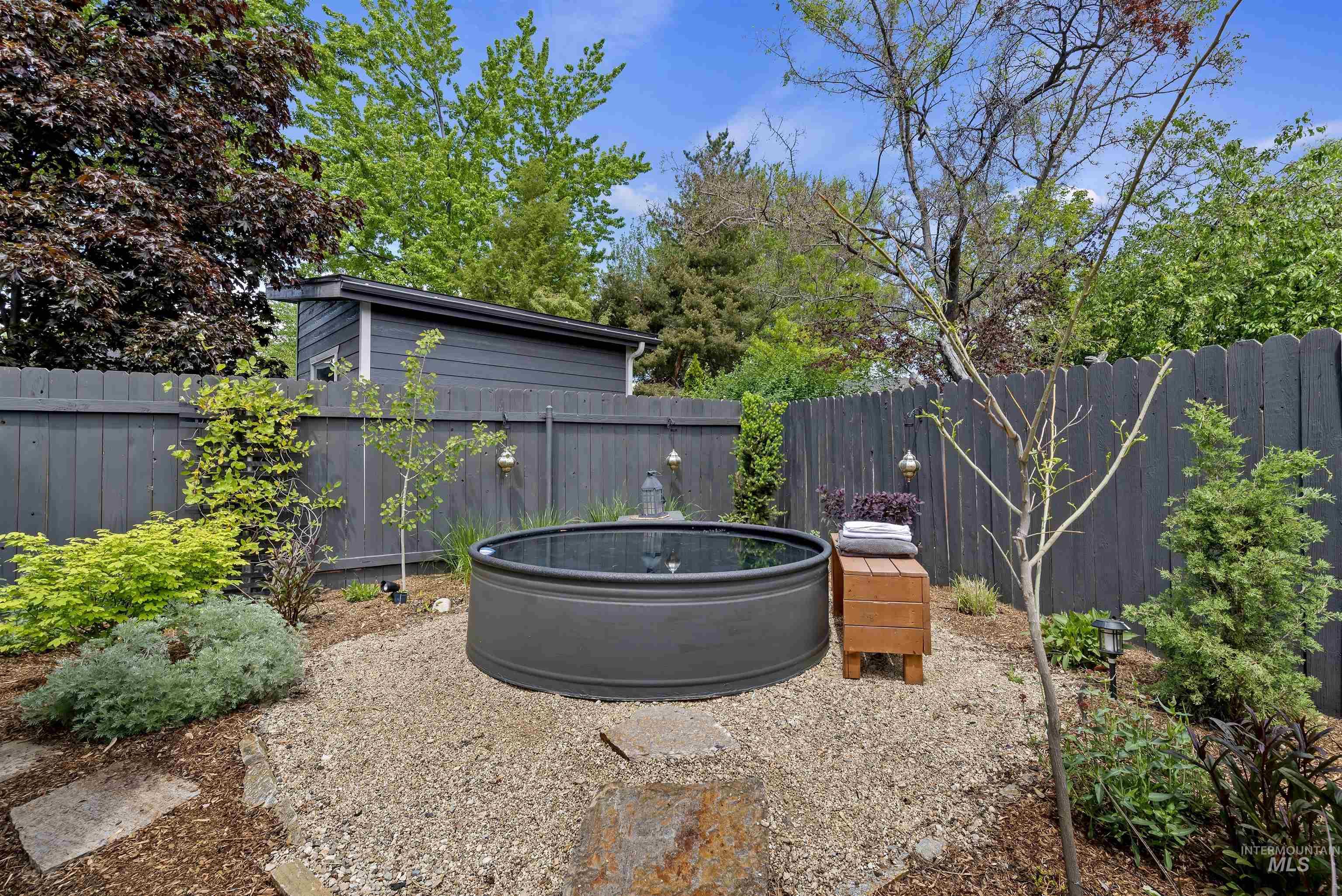 3140 N Whitman