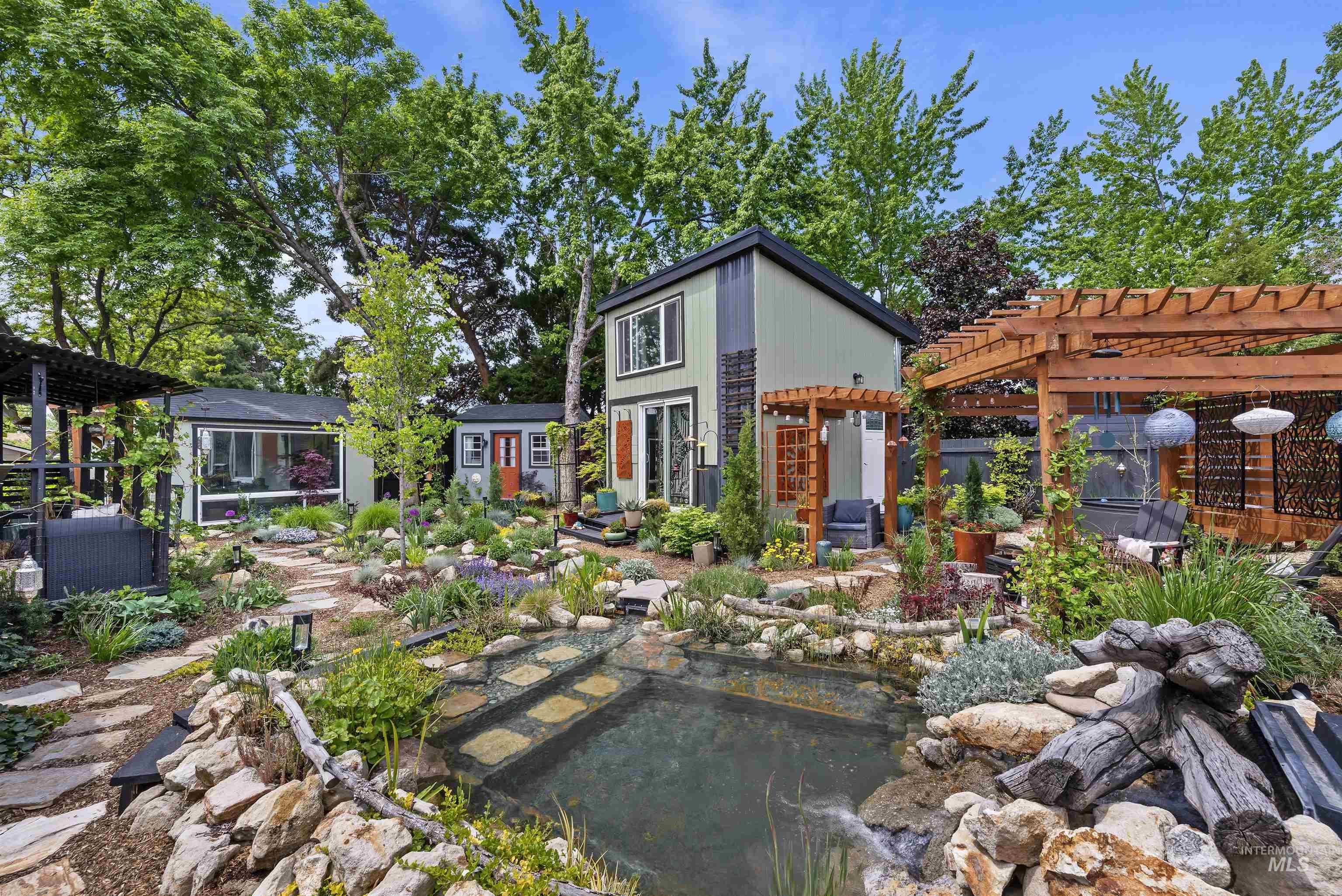 3140 N Whitman